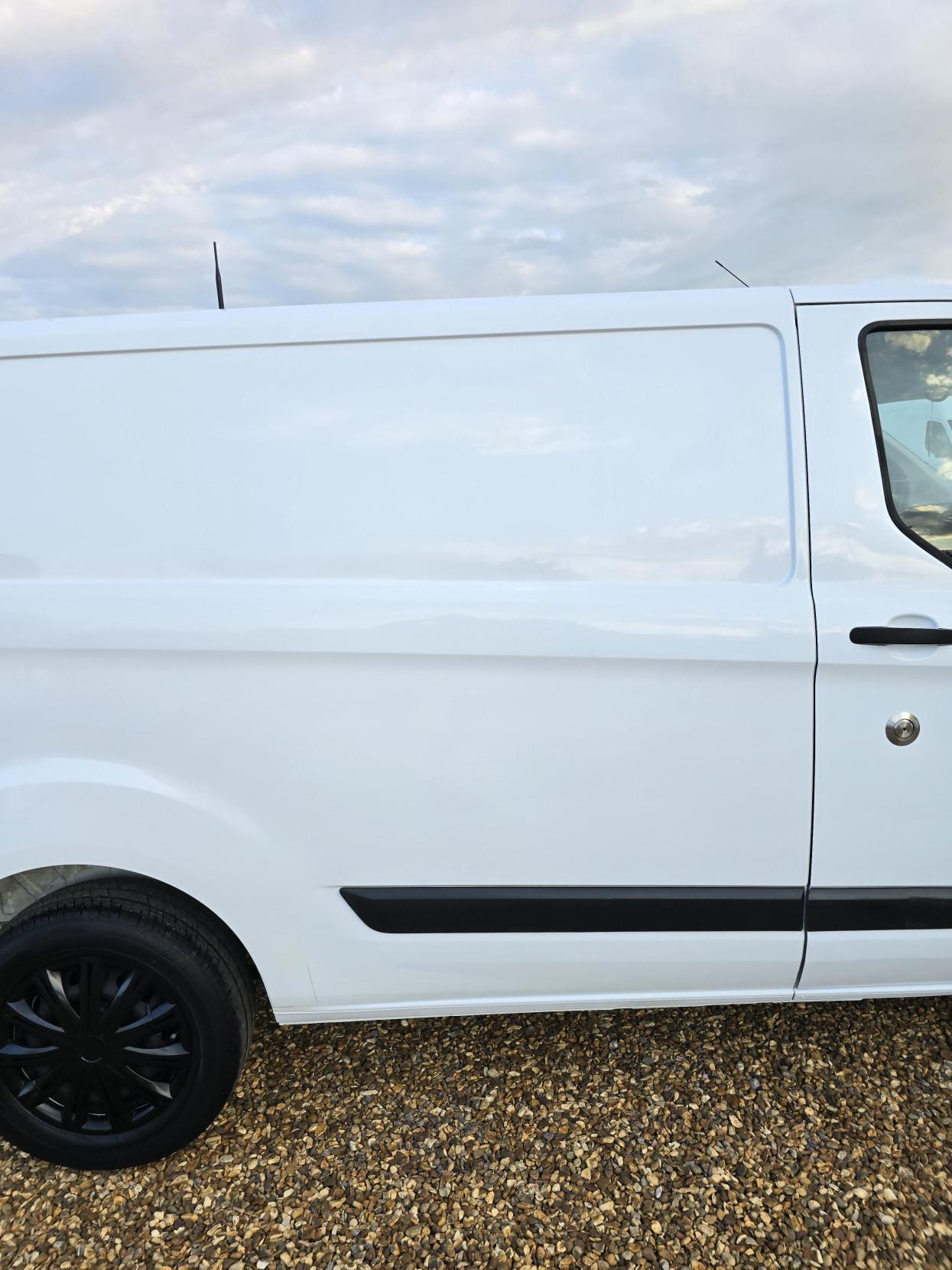 Ford Transit Custom 2.2 TDCi 290 ECOnetic Panel Van 5dr Diesel Manual L1 H1 (162 g/km, 98 bhp)