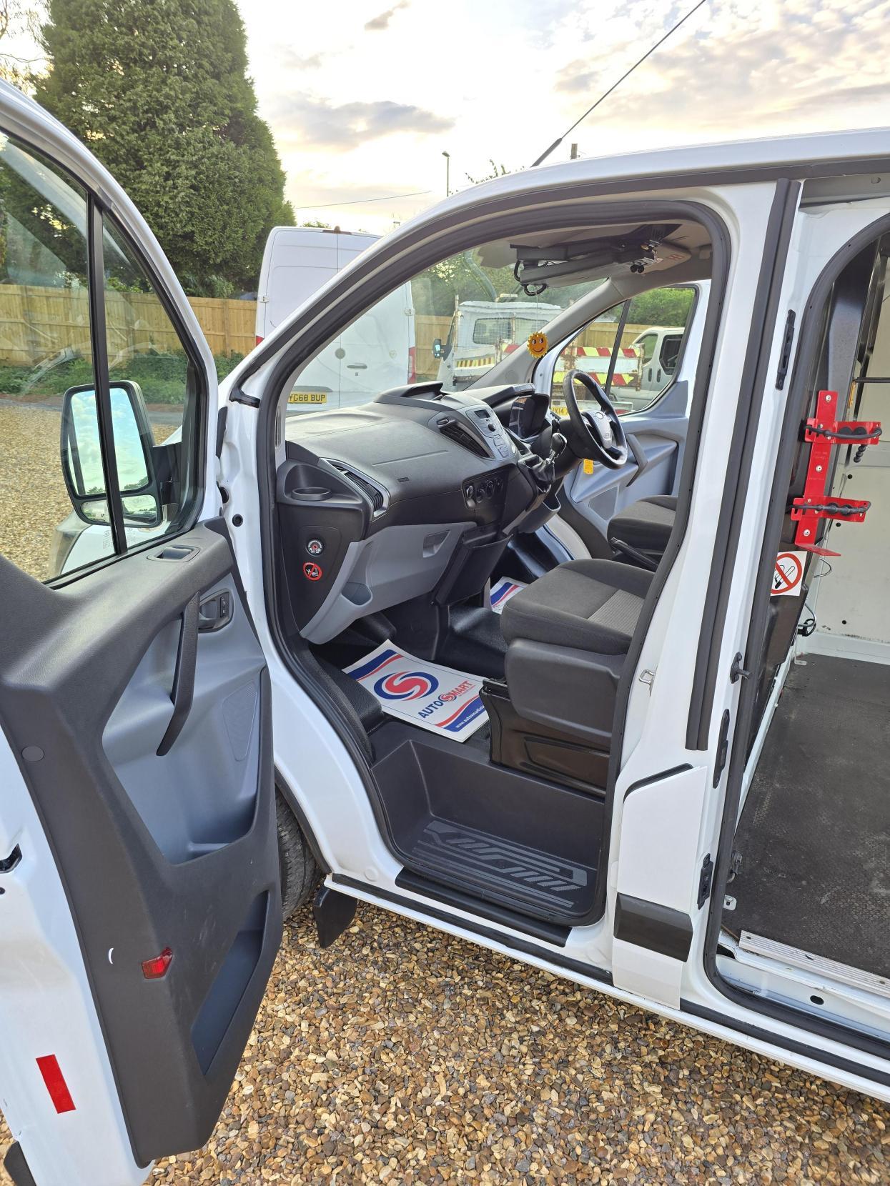 Ford Transit Custom 2.2 TDCi 290 ECOnetic Panel Van 5dr Diesel Manual L1 H1 (162 g/km, 98 bhp)