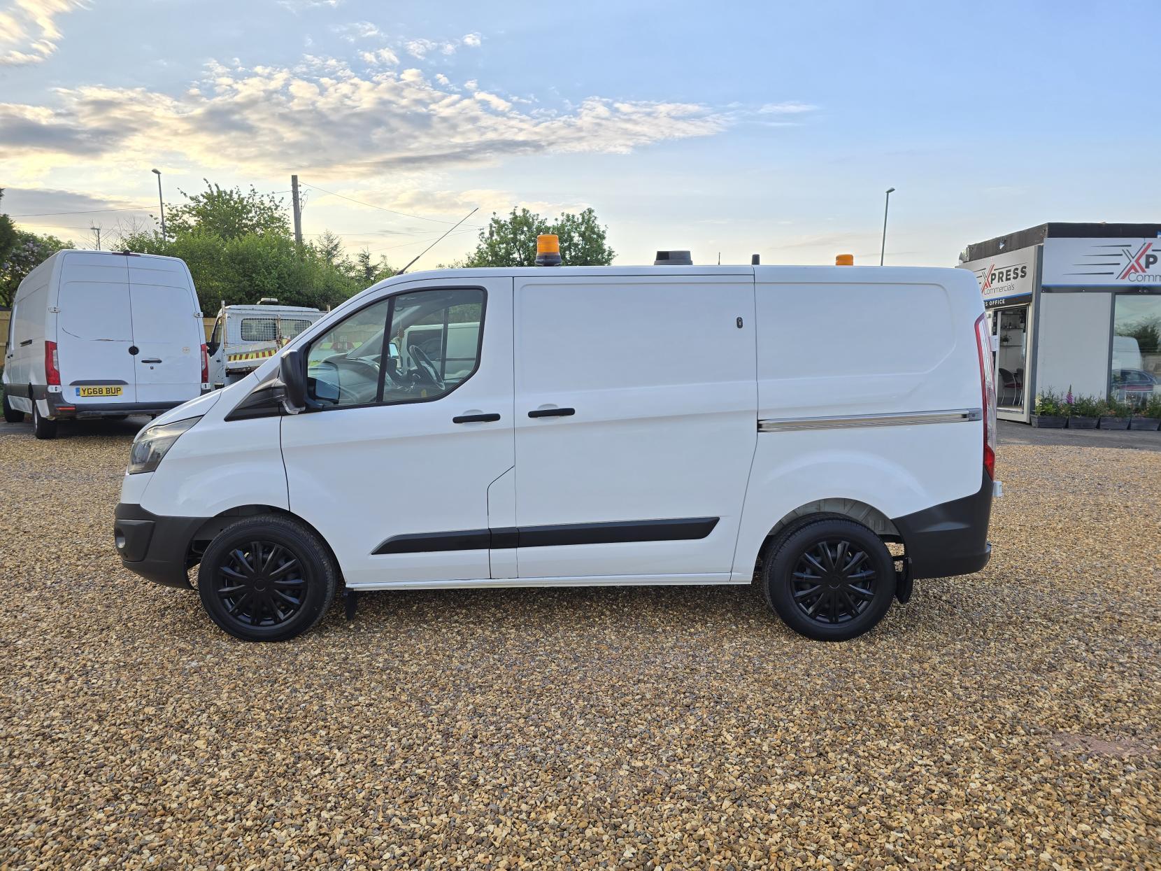 Ford Transit Custom 2.2 TDCi 290 ECOnetic Panel Van 5dr Diesel Manual L1 H1 (162 g/km, 98 bhp)