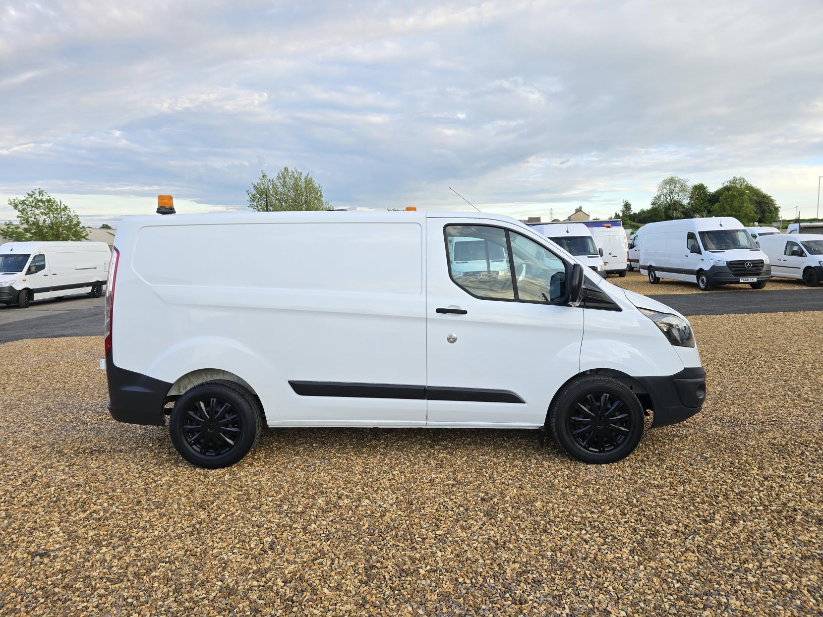 Ford Transit Custom 2.2 TDCi 290 ECOnetic Panel Van 5dr Diesel Manual L1 H1 (162 g/km, 98 bhp)