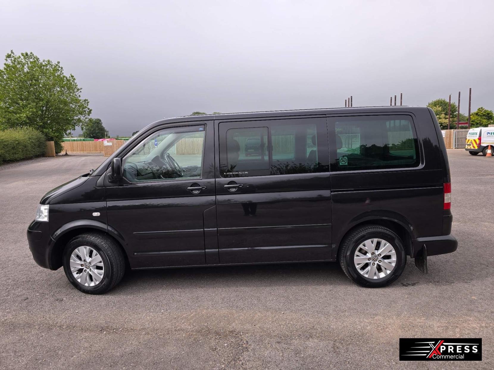 Volkswagen Caravelle 2.5 TDI Pure Drive Executive Tiptronic Euro 4 5dr