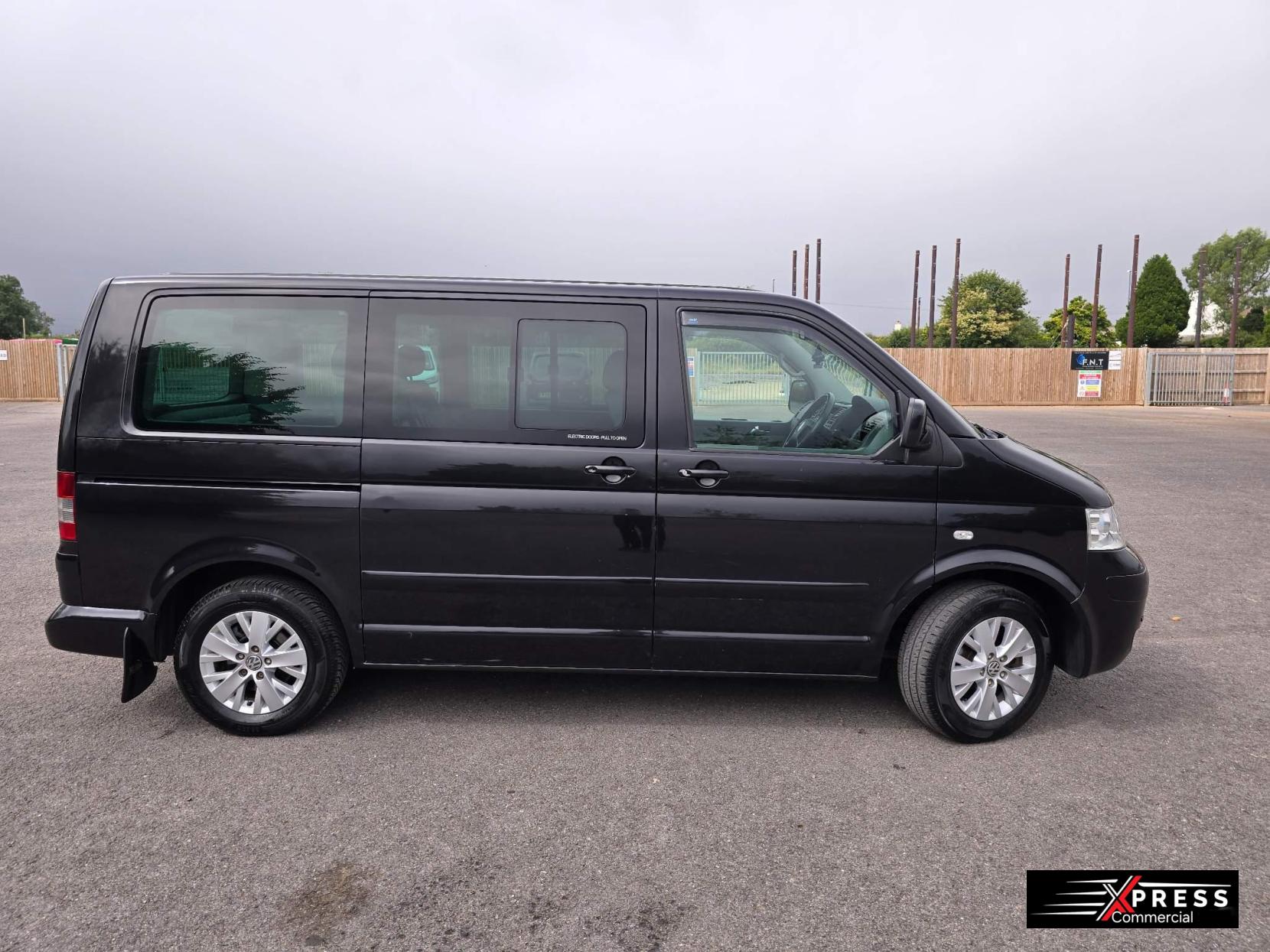 Volkswagen Caravelle 2.5 TDI Pure Drive Executive Tiptronic Euro 4 5dr