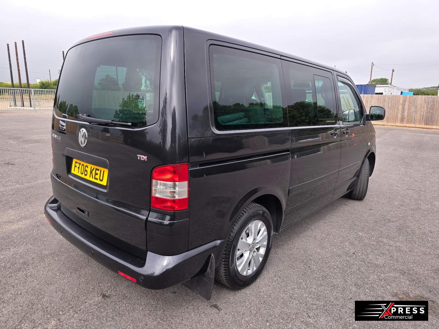 Volkswagen Caravelle 2.5 TDI Pure Drive Executive Tiptronic Euro 4 5dr