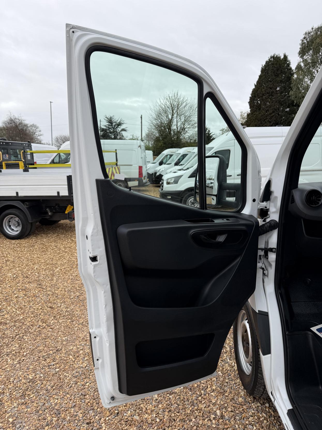 Mercedes-Benz Sprinter 2.1 316 CDI Chassis Cab 2dr Diesel Manual RWD L2 Euro 6 (163 ps)