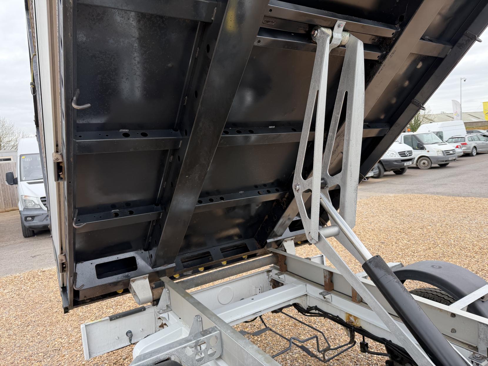 Mercedes-Benz Sprinter 2.1 316 CDI Chassis Cab 2dr Diesel Manual RWD L2 Euro 6 (163 ps)