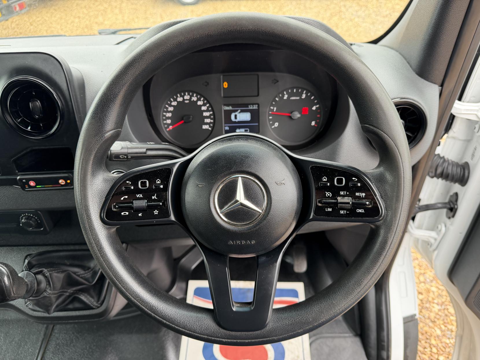 Mercedes-Benz Sprinter 2.1 316 CDI Chassis Cab 2dr Diesel Manual RWD L2 Euro 6 (163 ps)