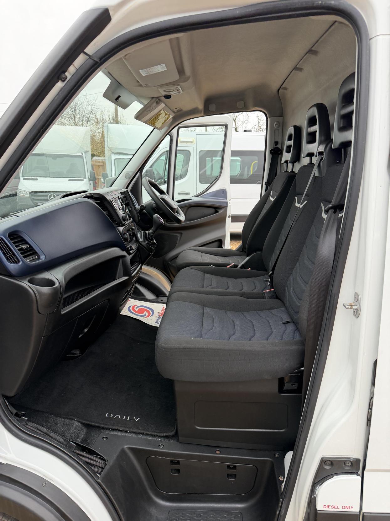 Iveco Daily 2.3 35S 3520 Panel Van LCV (2019 - )