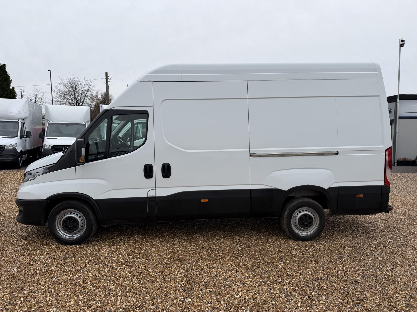 Iveco Daily 2.3 35S 3520 Panel Van LCV (2019 - )