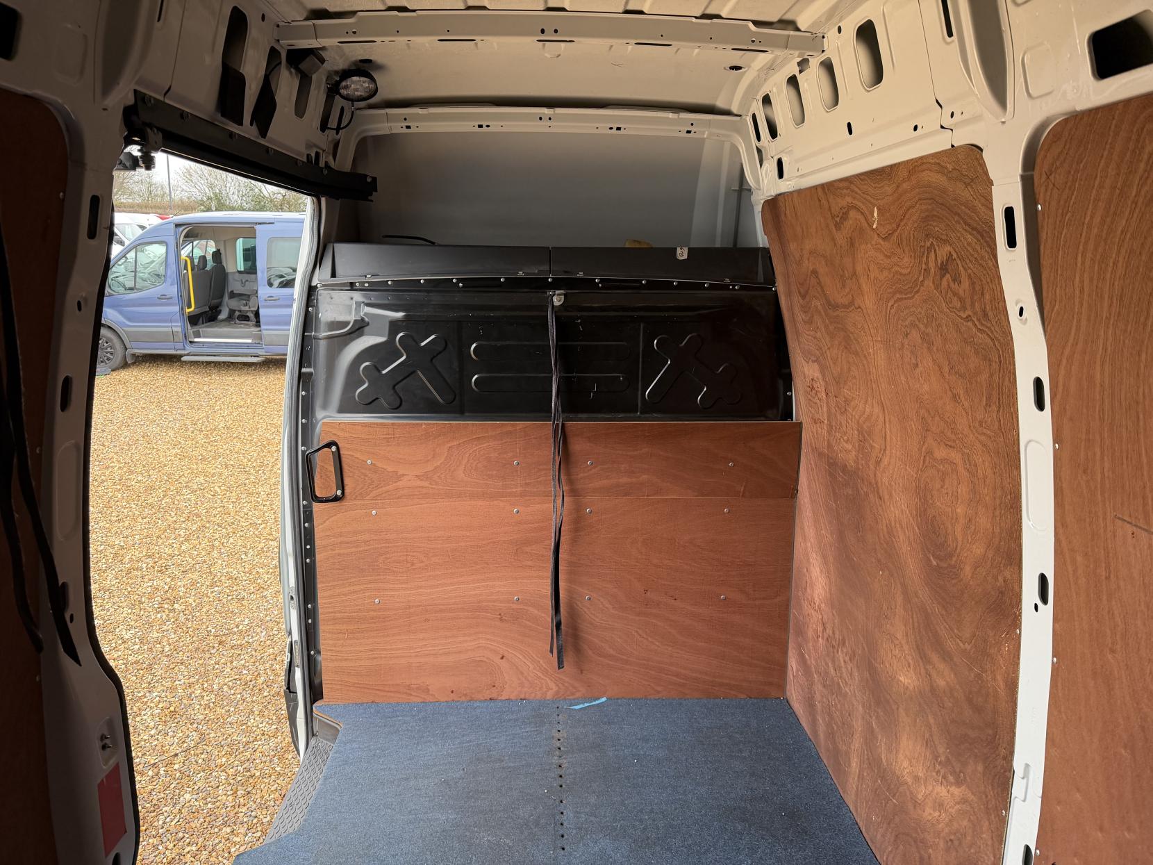 Iveco Daily 2.3 35S 3520 Panel Van LCV (2019 - )