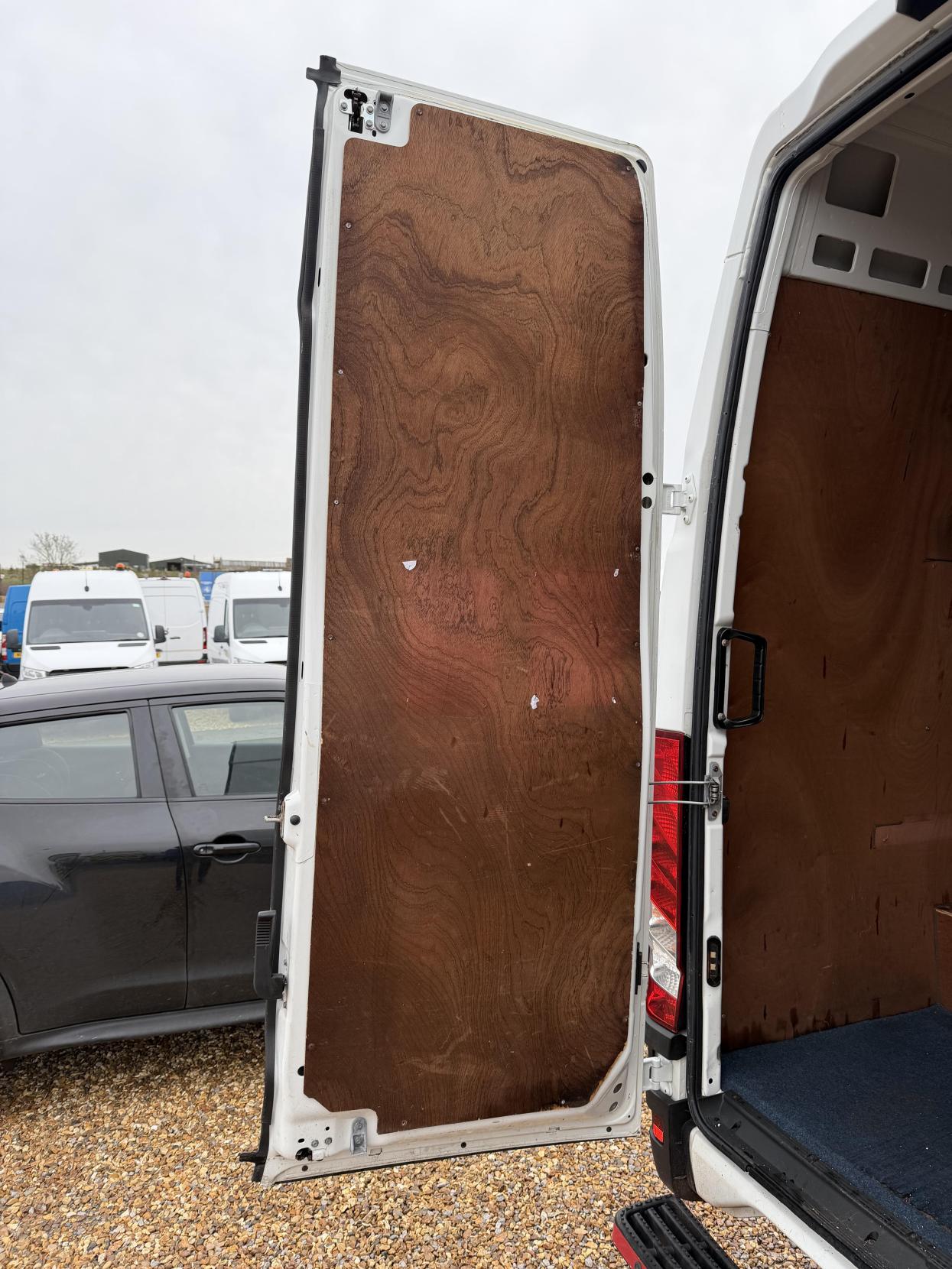 Iveco Daily 2.3 35S 3520 Panel Van LCV (2019 - )