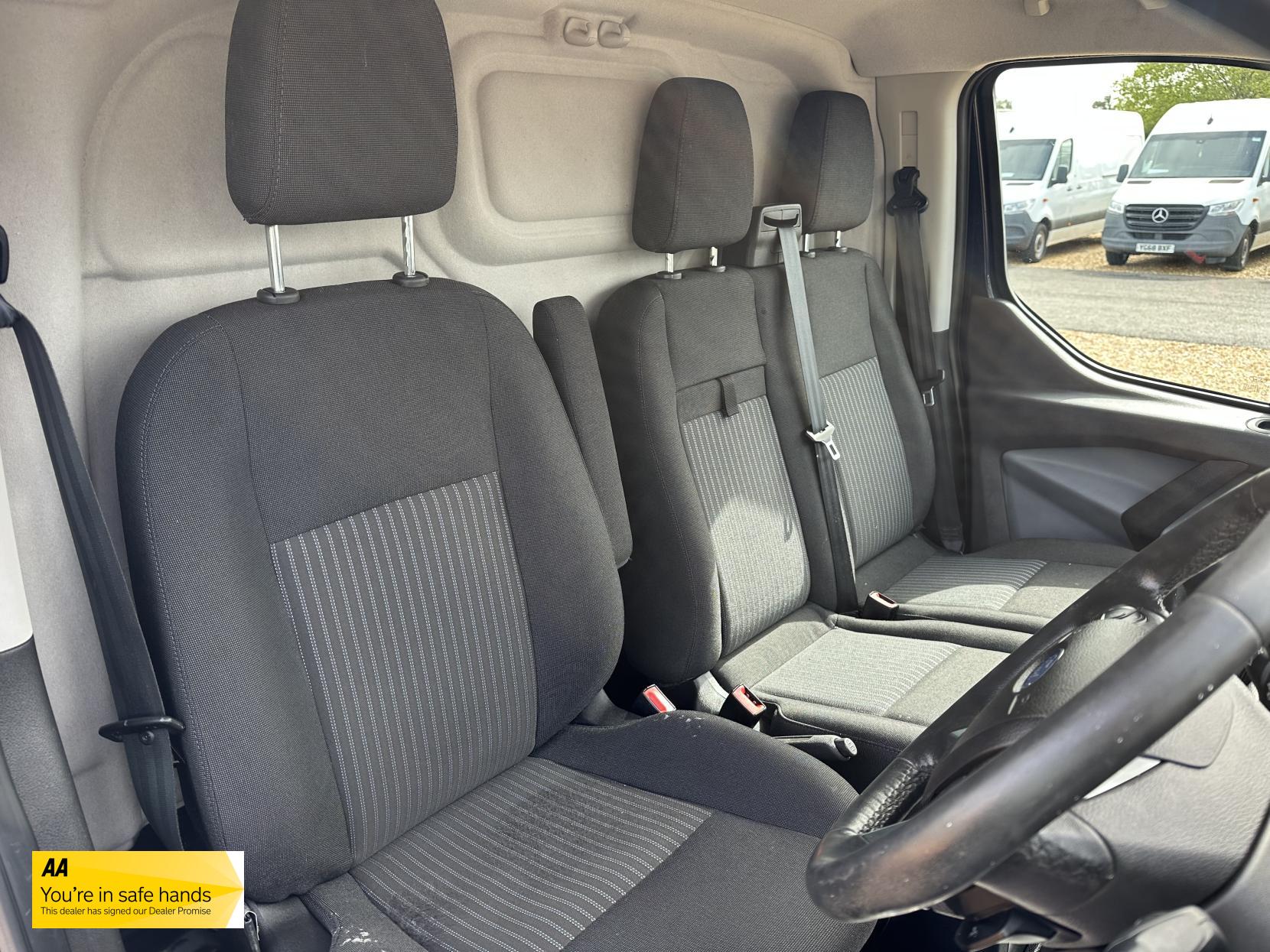 Ford Transit Custom 2.2 TDCi 330 Trend Panel Van 5dr Diesel Manual L2 H1 (197 g/km, 123 bhp)