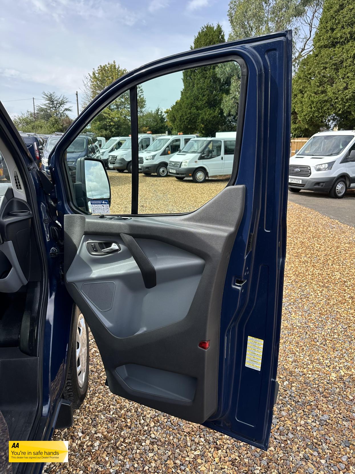 Ford Transit Custom 2.2 TDCi 330 Trend Panel Van 5dr Diesel Manual L2 H1 (197 g/km, 123 bhp)