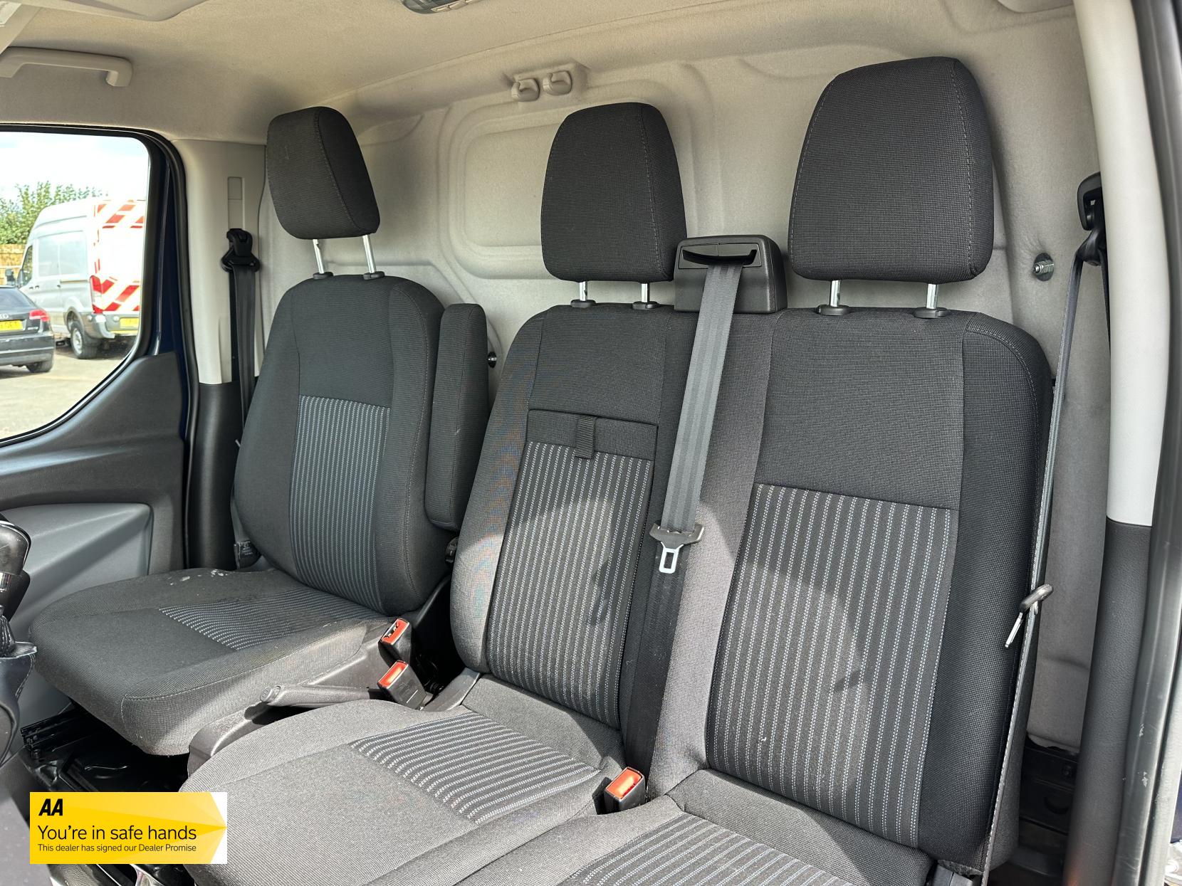 Ford Transit Custom 2.2 TDCi 330 Trend Panel Van 5dr Diesel Manual L2 H1 (197 g/km, 123 bhp)