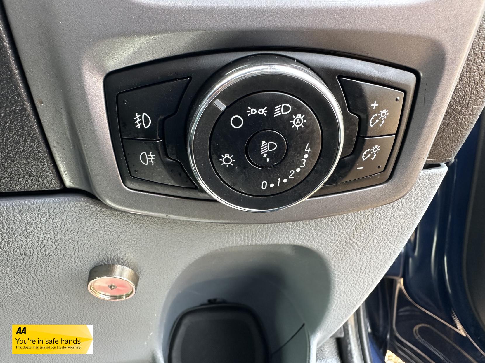 Ford Transit Custom 2.2 TDCi 330 Trend Panel Van 5dr Diesel Manual L2 H1 (197 g/km, 123 bhp)