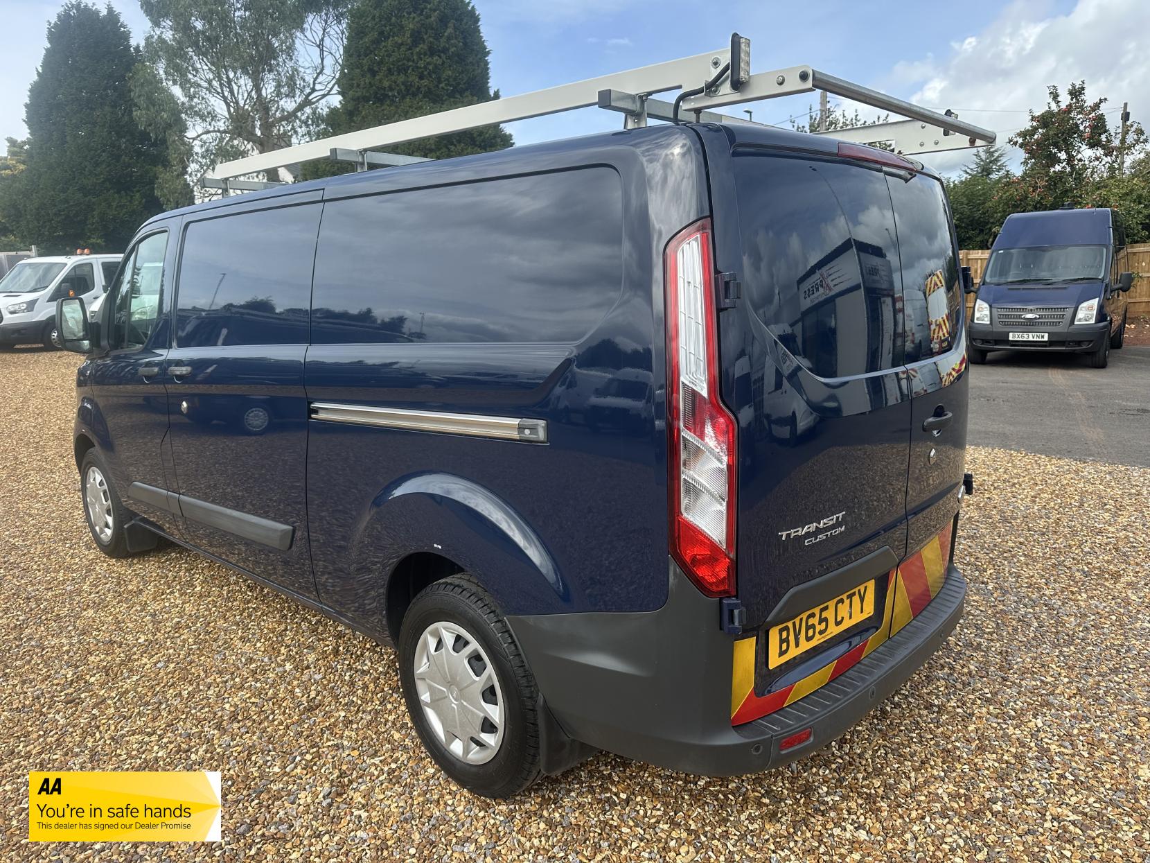 Ford Transit Custom 2.2 TDCi 330 Trend Panel Van 5dr Diesel Manual L2 H1 (197 g/km, 123 bhp)