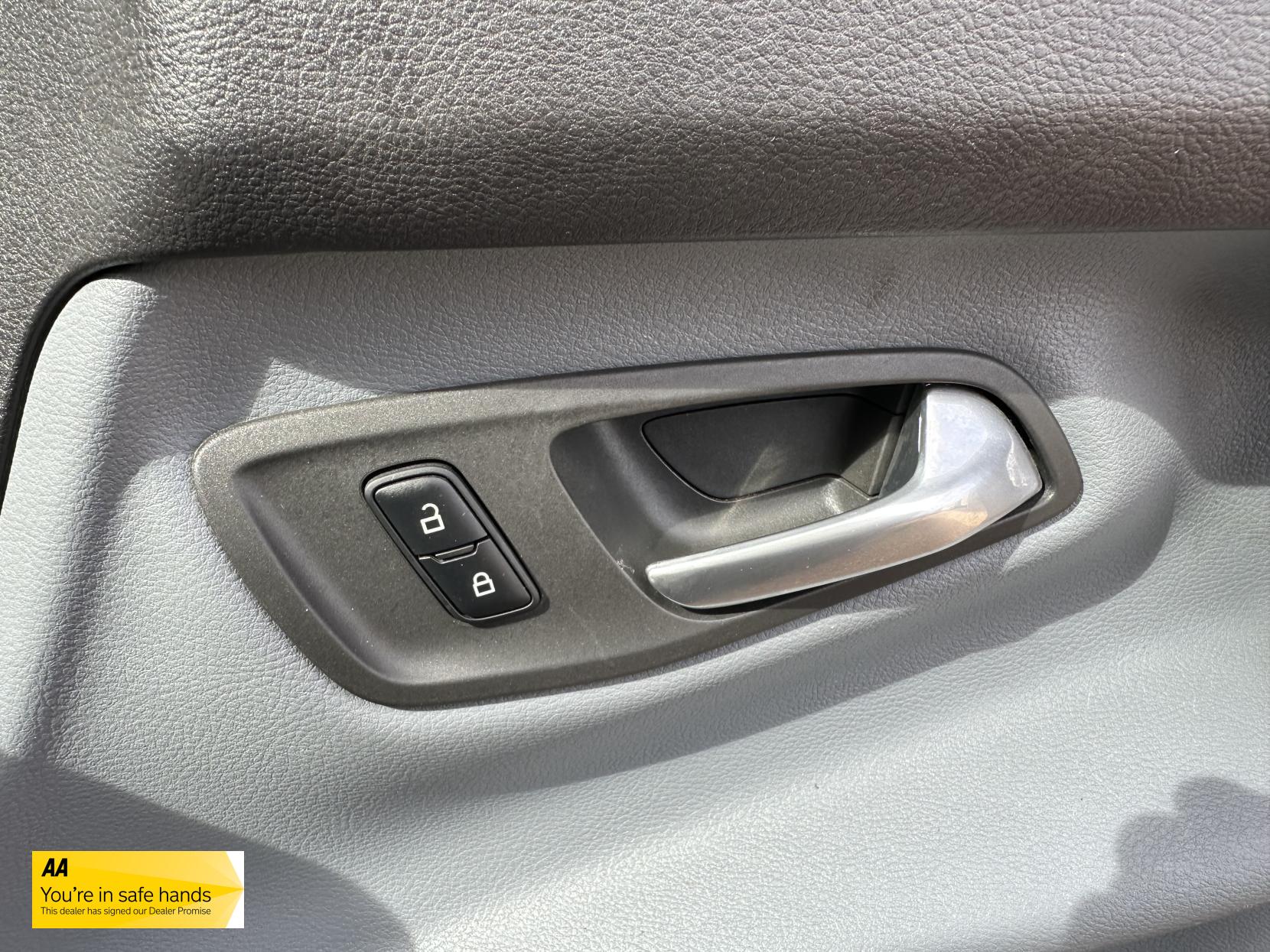 Ford Transit Custom 2.2 TDCi 330 Trend Panel Van 5dr Diesel Manual L2 H1 (197 g/km, 123 bhp)