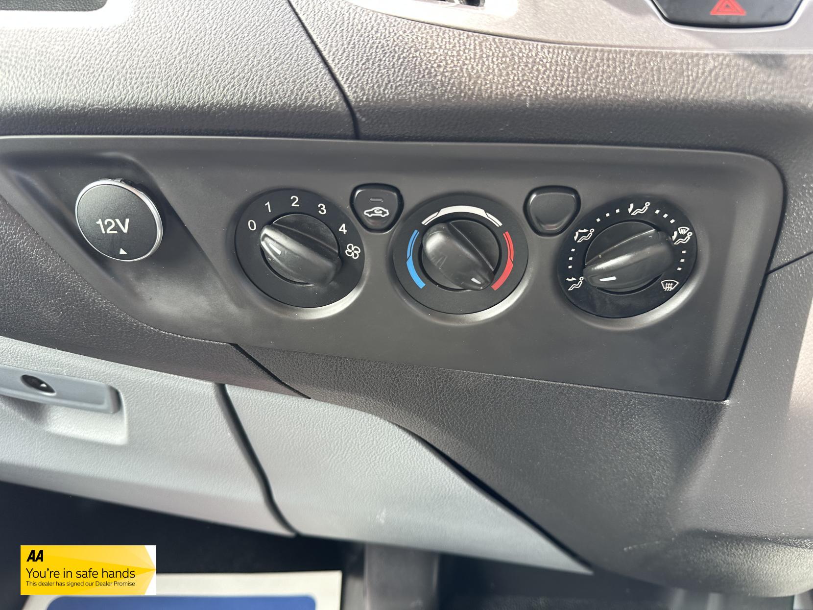 Ford Transit Custom 2.2 TDCi 330 Trend Panel Van 5dr Diesel Manual L2 H1 (197 g/km, 123 bhp)
