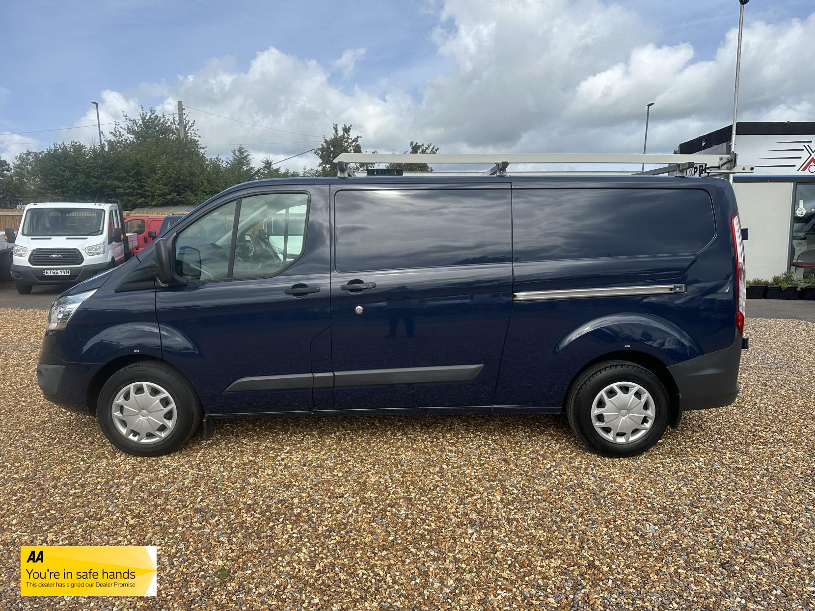 Ford Transit Custom 2.2 TDCi 330 Trend Panel Van 5dr Diesel Manual L2 H1 (197 g/km, 123 bhp)