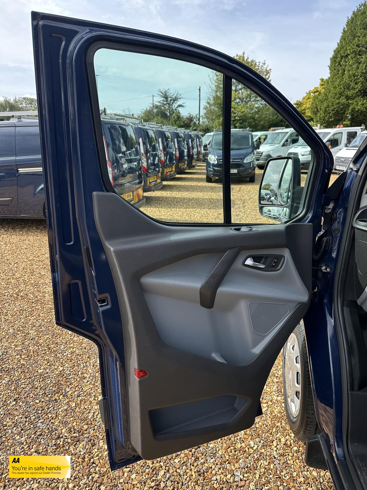 Ford Transit Custom 2.2 TDCi 330 Trend Panel Van 5dr Diesel Manual L2 H1 (197 g/km, 123 bhp)