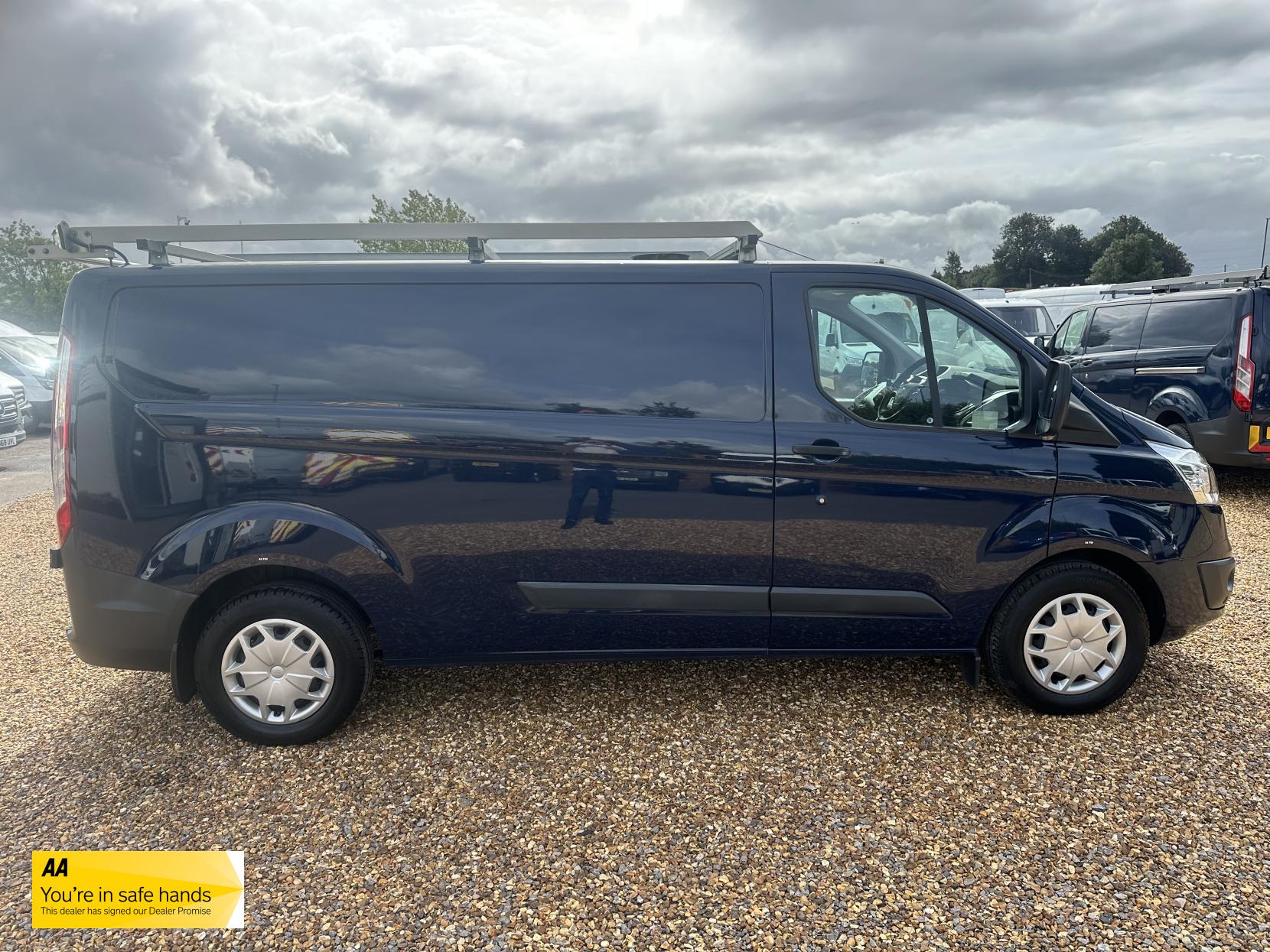 Ford Transit Custom 2.2 TDCi 330 Trend Panel Van 5dr Diesel Manual L2 H1 (197 g/km, 123 bhp)