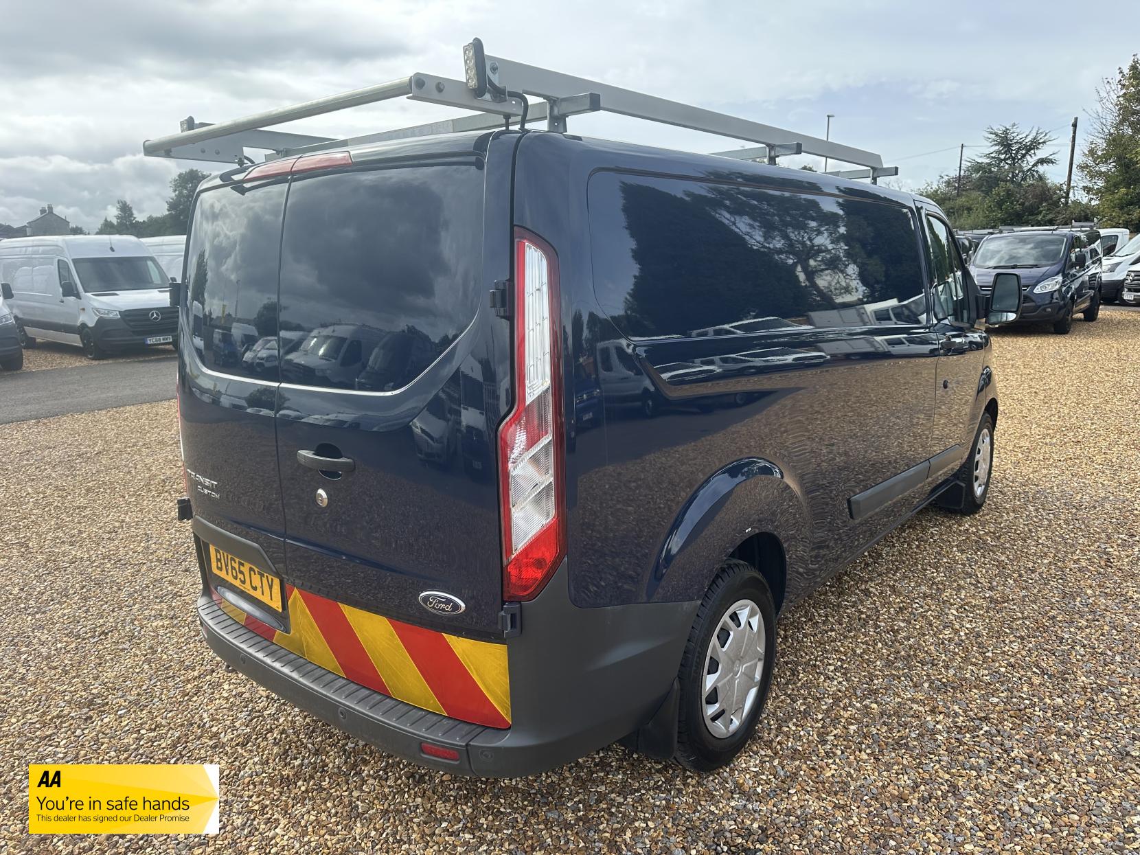 Ford Transit Custom 2.2 TDCi 330 Trend Panel Van 5dr Diesel Manual L2 H1 (197 g/km, 123 bhp)