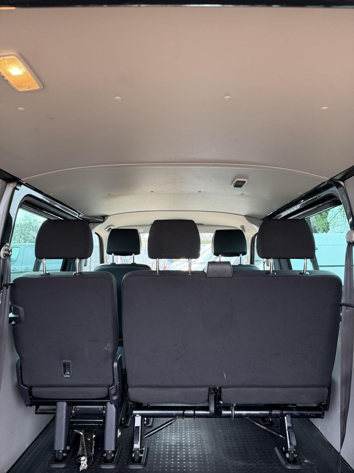 Volkswagen Transporter 2.0 BiTDI T32 BlueMotion Tech Window Van 4dr Diesel DSG 4Motion SWB Euro 6 (s/s) (204 ps)