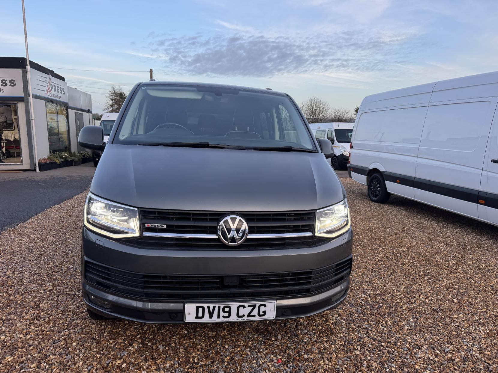 Volkswagen Transporter 2.0 BiTDI T32 BlueMotion Tech Window Van 4dr Diesel DSG 4Motion SWB Euro 6 (s/s) (204 ps)