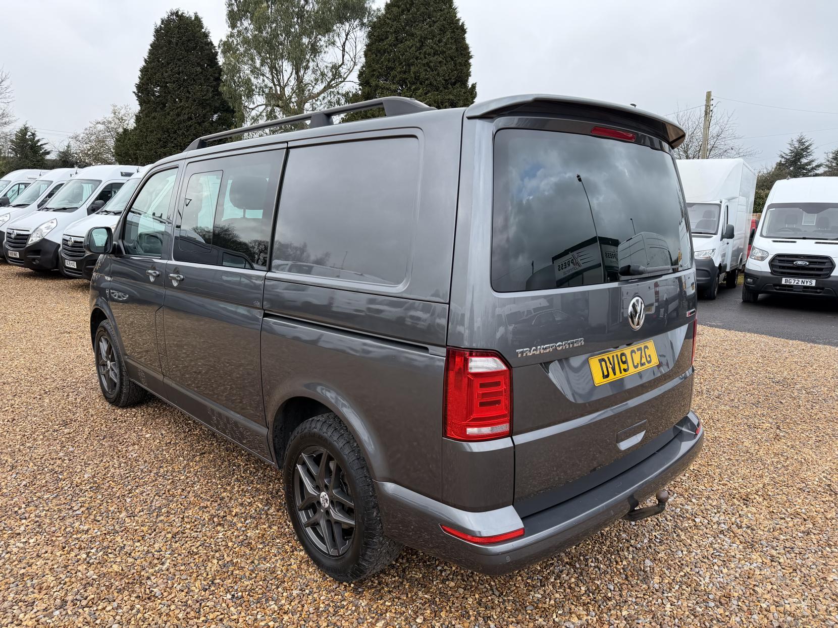 Volkswagen Transporter 2.0 BiTDI T32 BlueMotion Tech Window Van 4dr Diesel DSG 4Motion SWB Euro 6 (s/s) (204 ps)