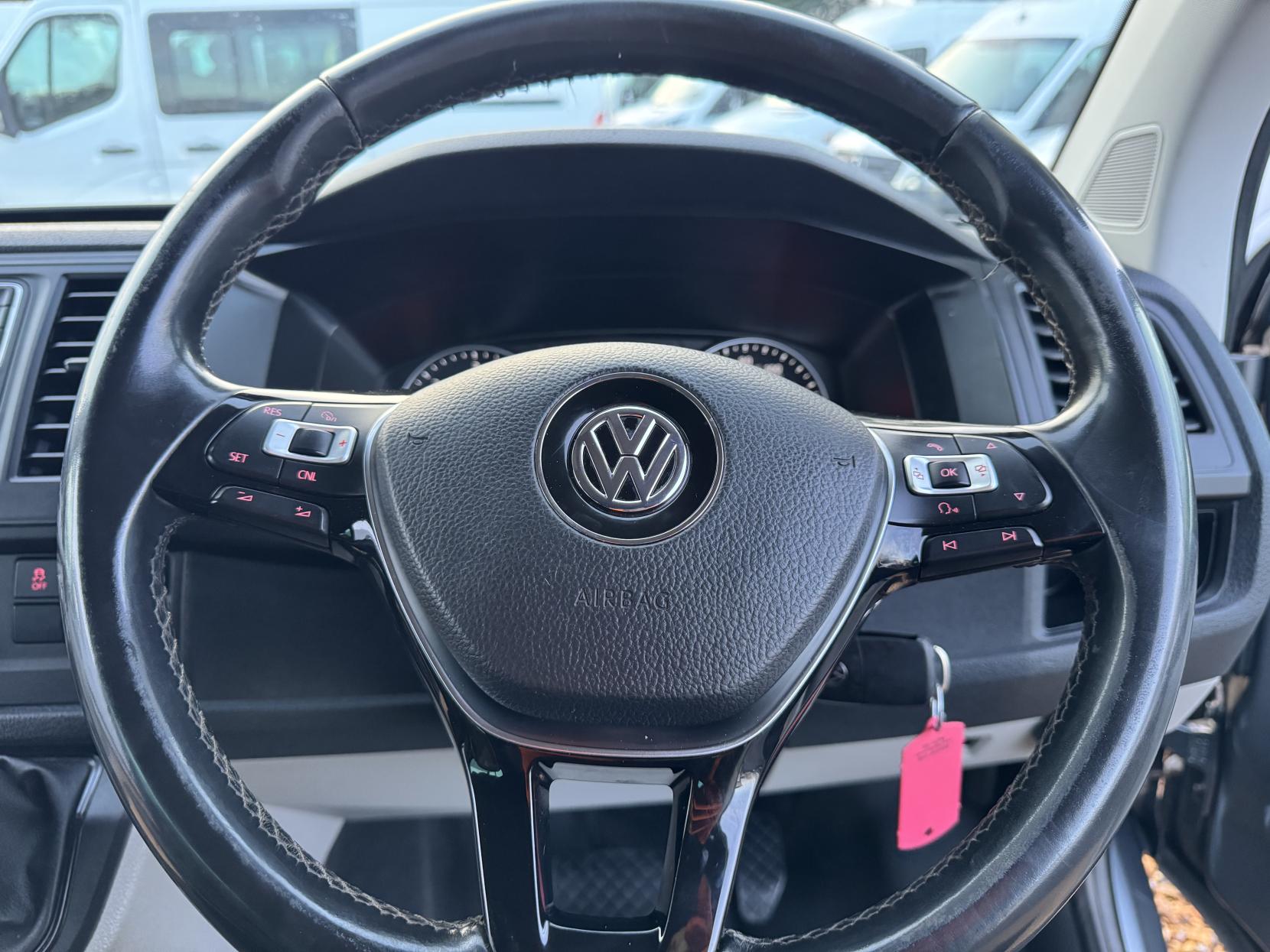 Volkswagen Transporter 2.0 BiTDI T32 BlueMotion Tech Window Van 4dr Diesel DSG 4Motion SWB Euro 6 (s/s) (204 ps)