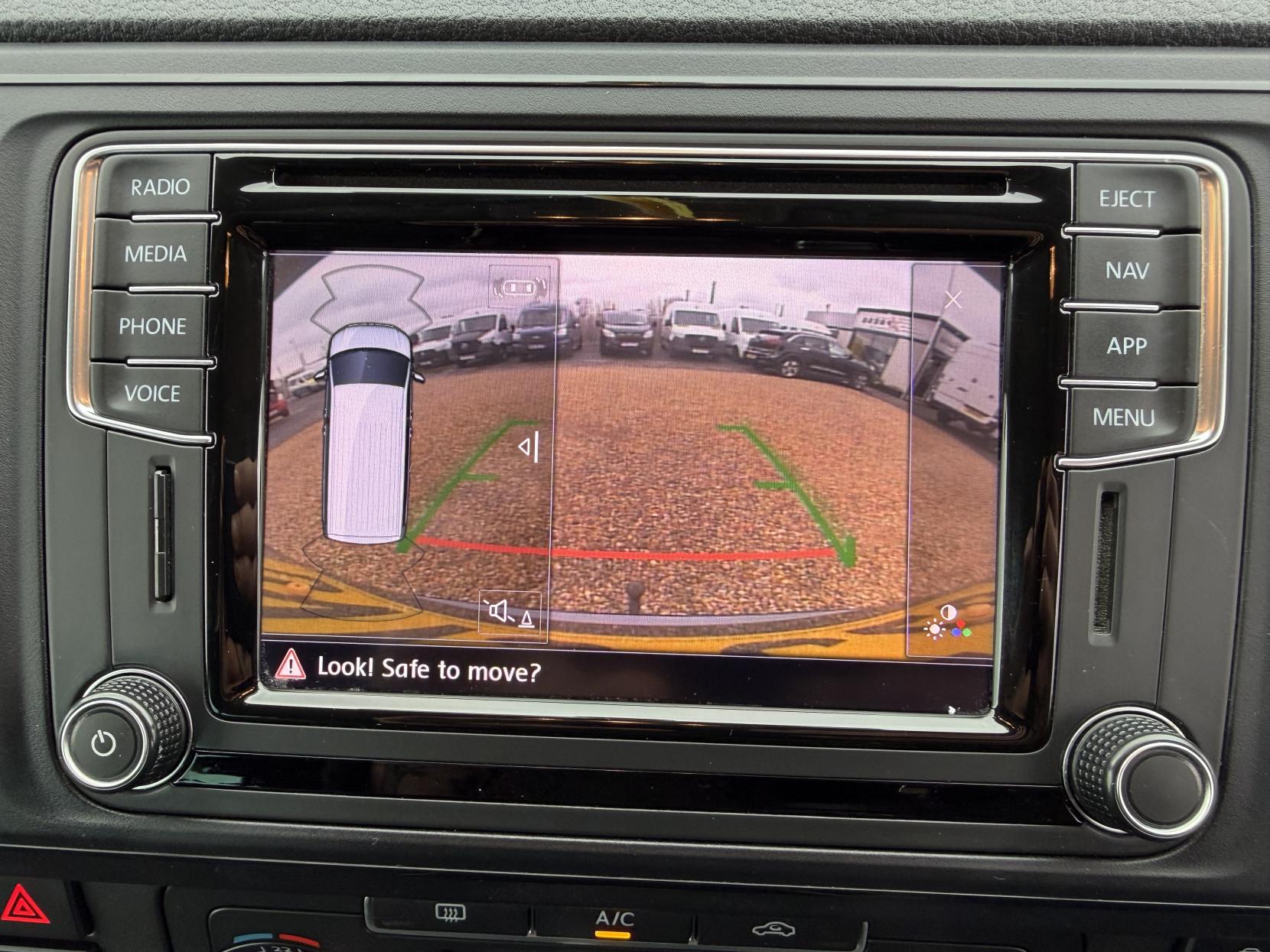 Volkswagen Transporter 2.0 BiTDI T32 BlueMotion Tech Window Van 4dr Diesel DSG 4Motion SWB Euro 6 (s/s) (204 ps)