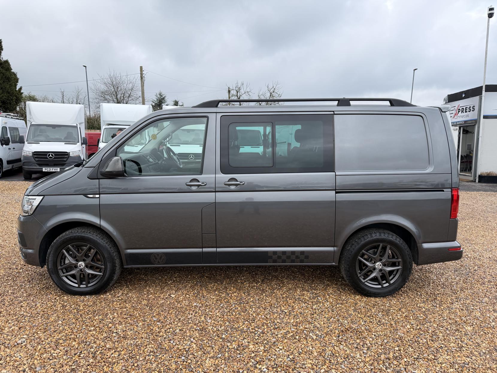 Volkswagen Transporter 2.0 BiTDI T32 BlueMotion Tech Window Van 4dr Diesel DSG 4Motion SWB Euro 6 (s/s) (204 ps)