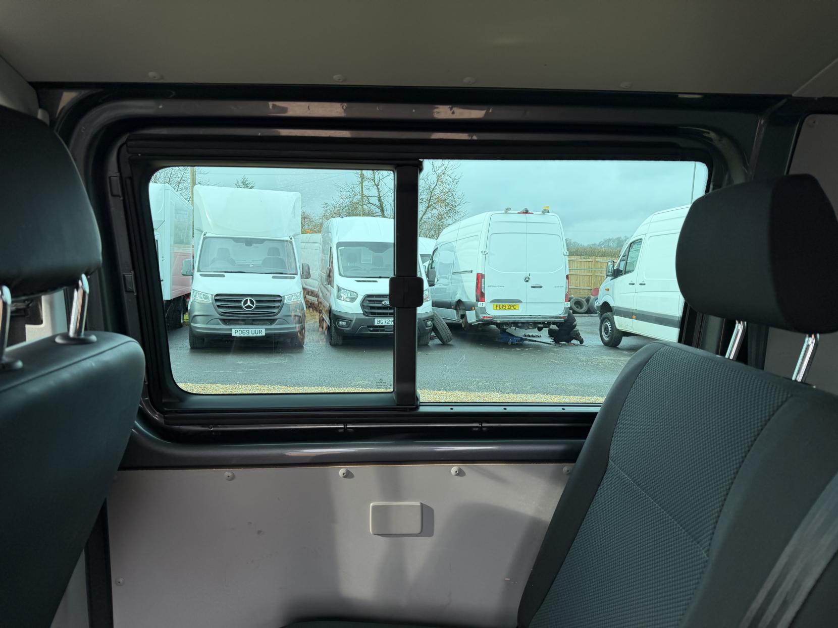 Volkswagen Transporter 2.0 BiTDI T32 BlueMotion Tech Window Van 4dr Diesel DSG 4Motion SWB Euro 6 (s/s) (204 ps)