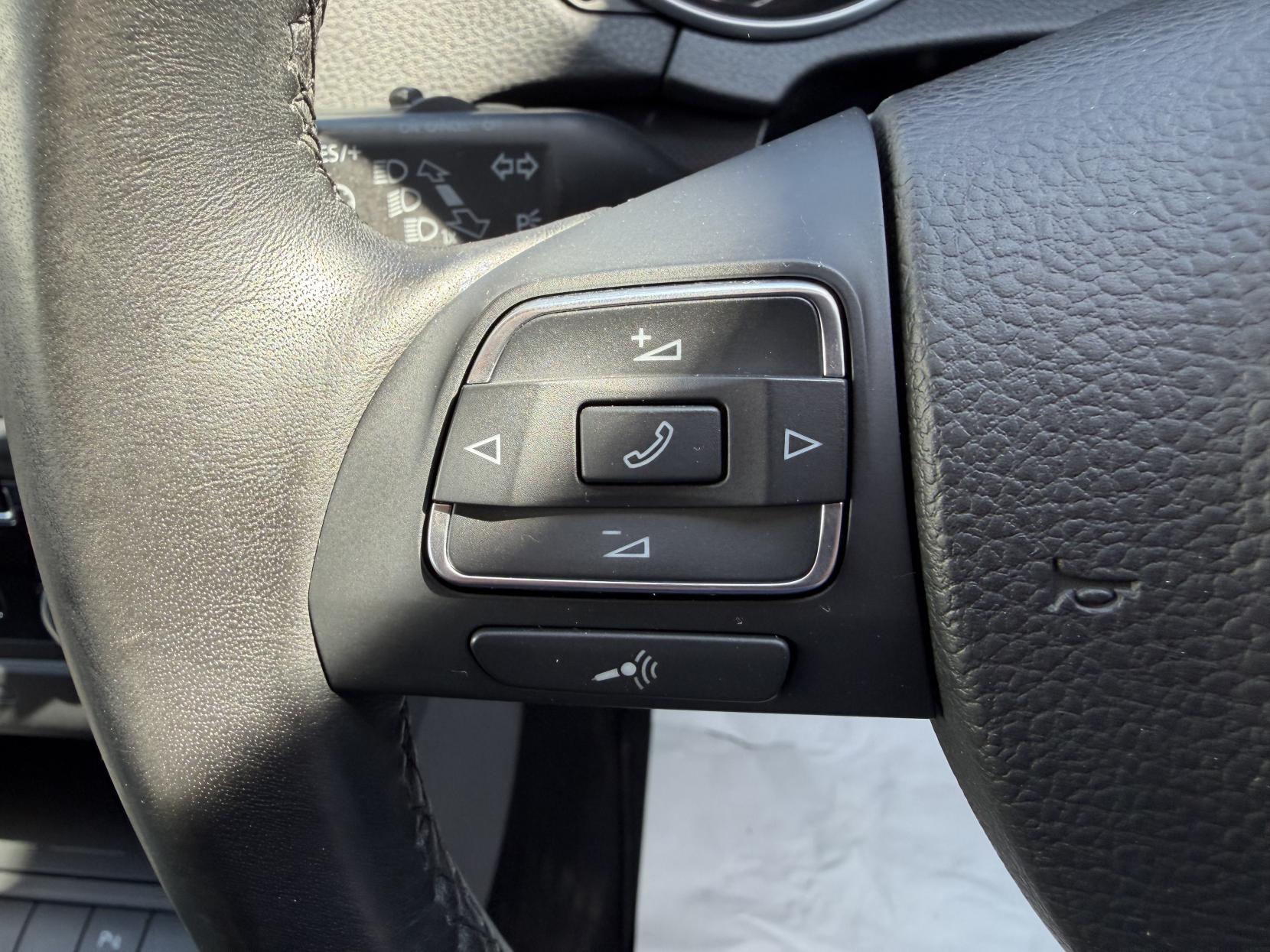 2011 Volkswagen Golf 1.6 TDI Match Hatchback 3dr Diesel Manual Euro 5 (105 ps) - Thumbnail 27