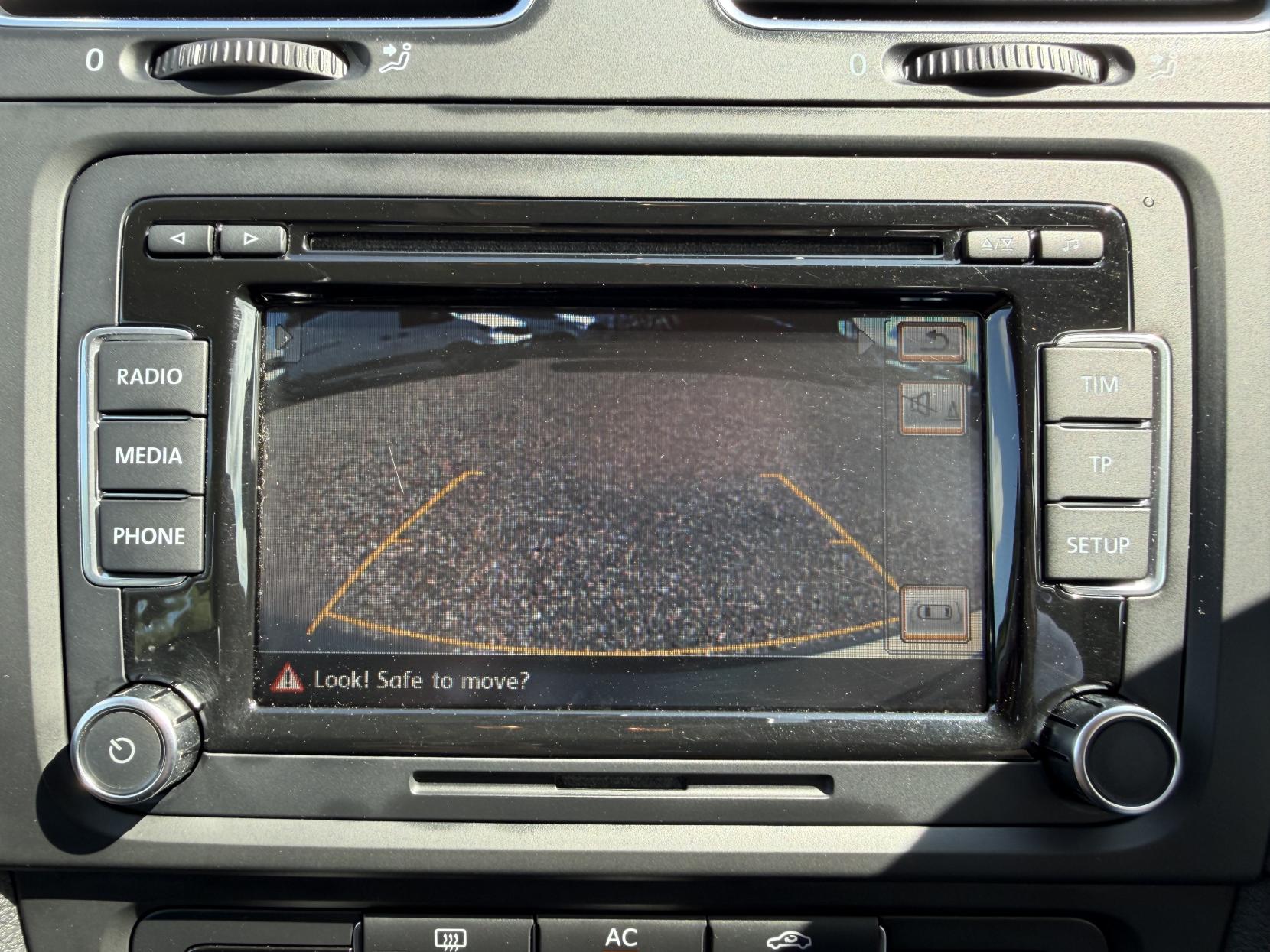 2011 Volkswagen Golf 1.6 TDI Match Hatchback 3dr Diesel Manual Euro 5 (105 ps) - Thumbnail 33