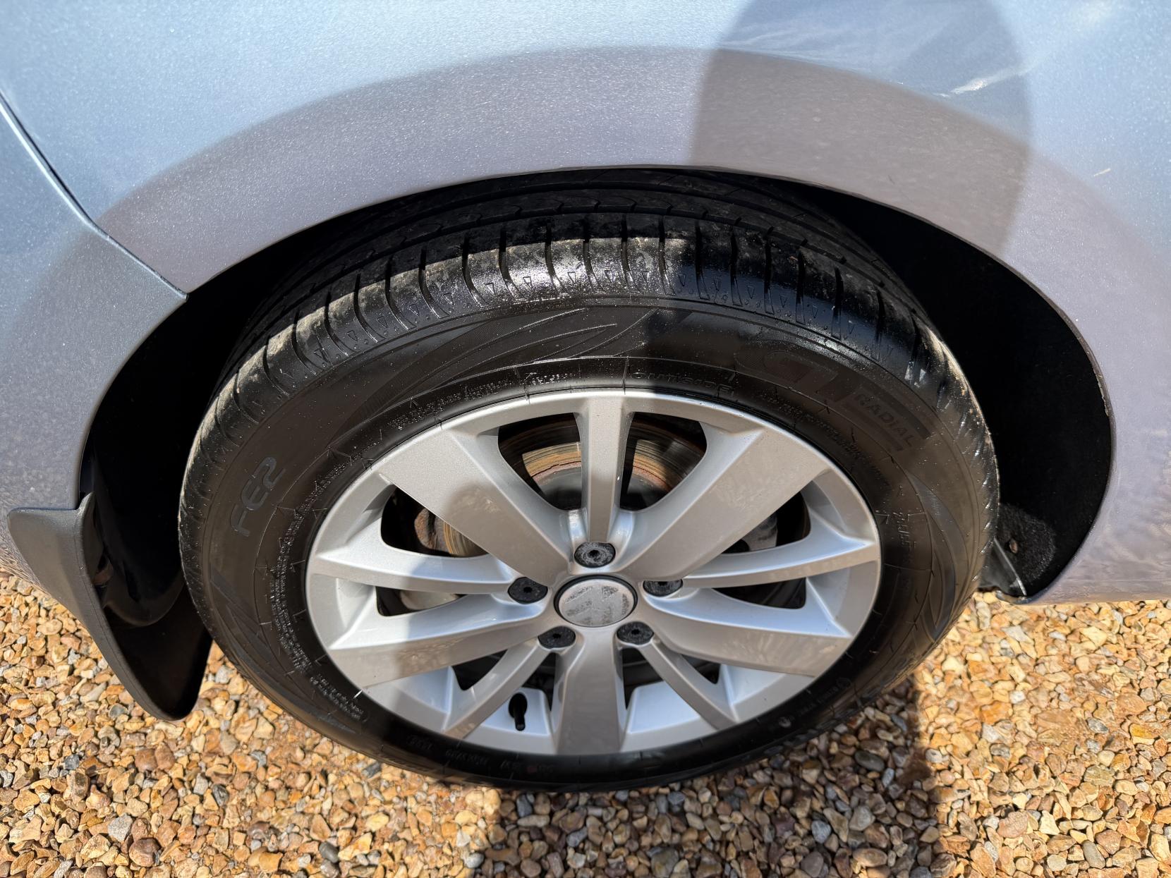 2011 Volkswagen Golf 1.6 TDI Match Hatchback 3dr Diesel Manual Euro 5 (105 ps) - Thumbnail 37