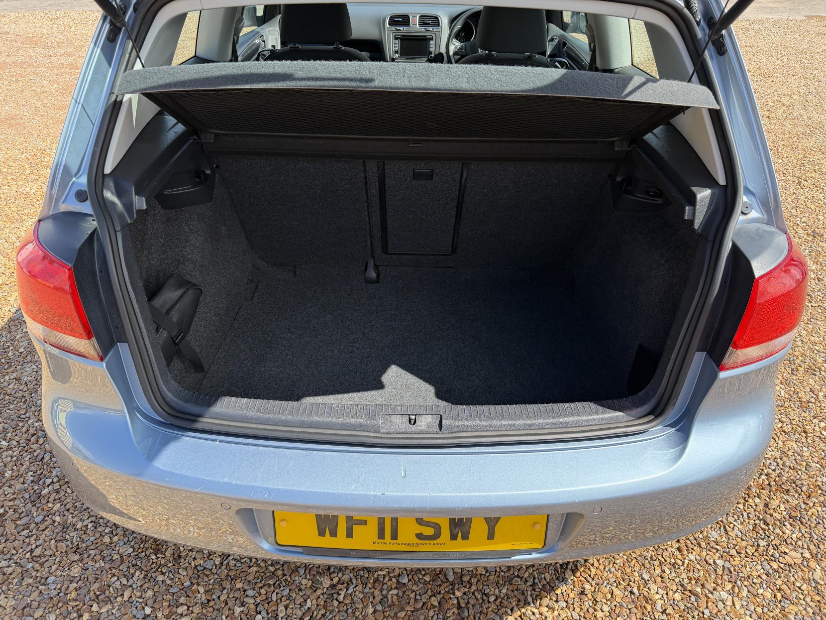 2011 Volkswagen Golf 1.6 TDI Match Hatchback 3dr Diesel Manual Euro 5 (105 ps) - Thumbnail 11