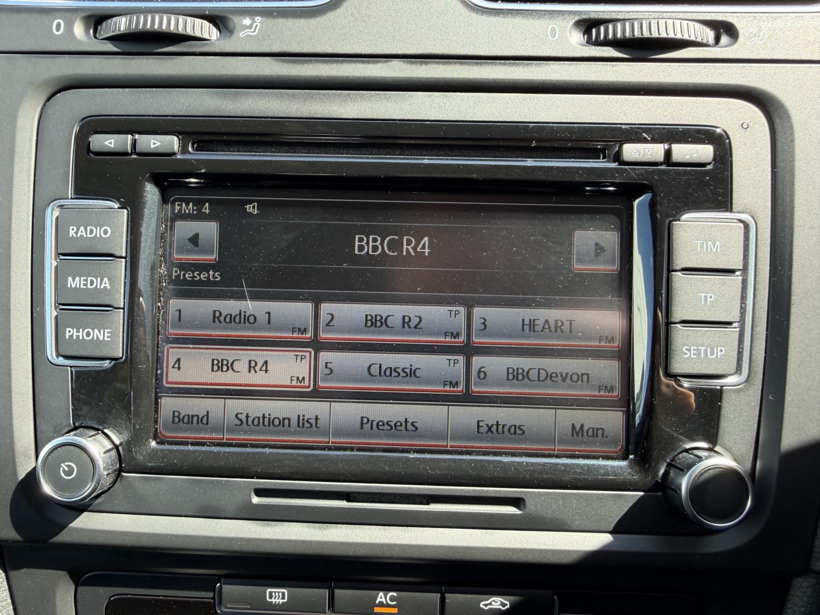 2011 Volkswagen Golf 1.6 TDI Match Hatchback 3dr Diesel Manual Euro 5 (105 ps) - Thumbnail 29