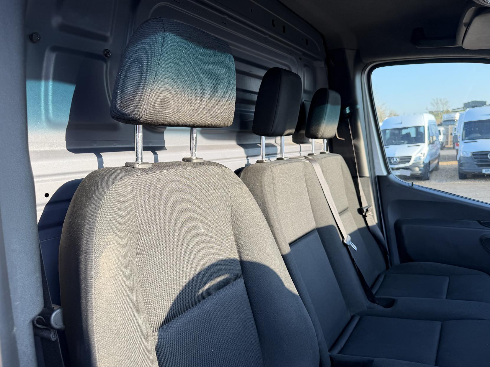 Mercedes-Benz Sprinter 2.1 316 CDI Panel Van 5dr Diesel Manual RWD L2 H2 Euro 6 (163 ps)