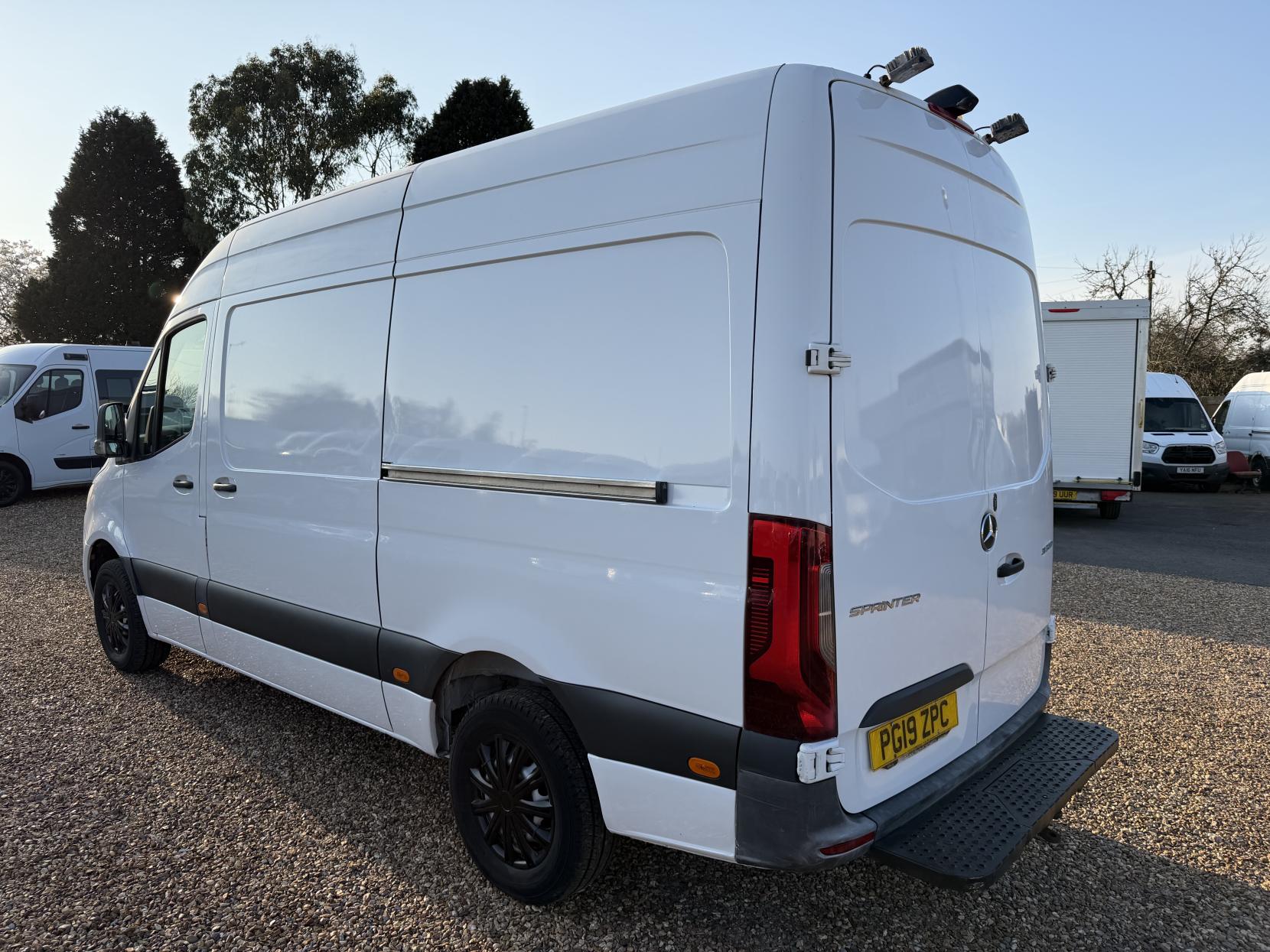 Mercedes-Benz Sprinter 2.1 316 CDI Panel Van 5dr Diesel Manual RWD L2 H2 Euro 6 (163 ps)