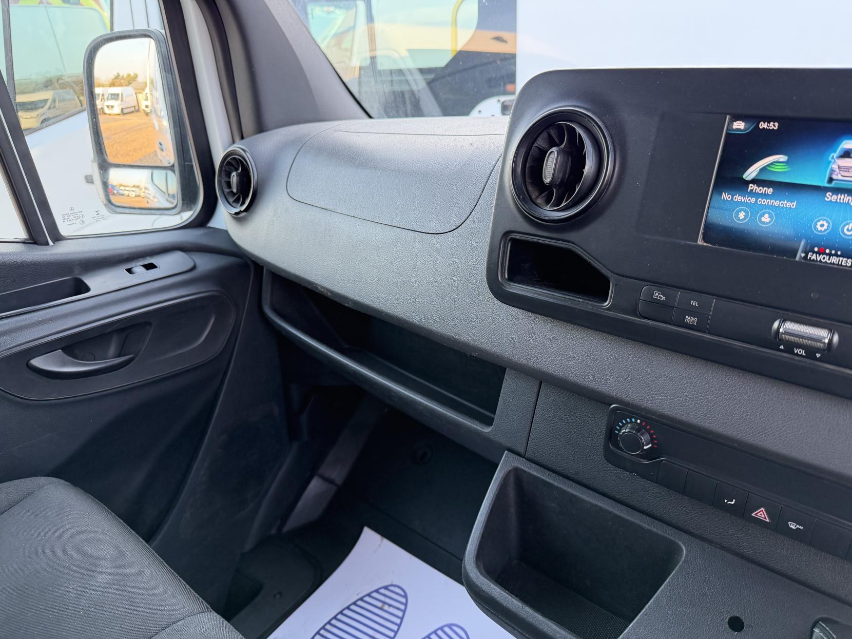 Mercedes-Benz Sprinter 2.1 316 CDI Panel Van 5dr Diesel Manual RWD L2 H2 Euro 6 (163 ps)