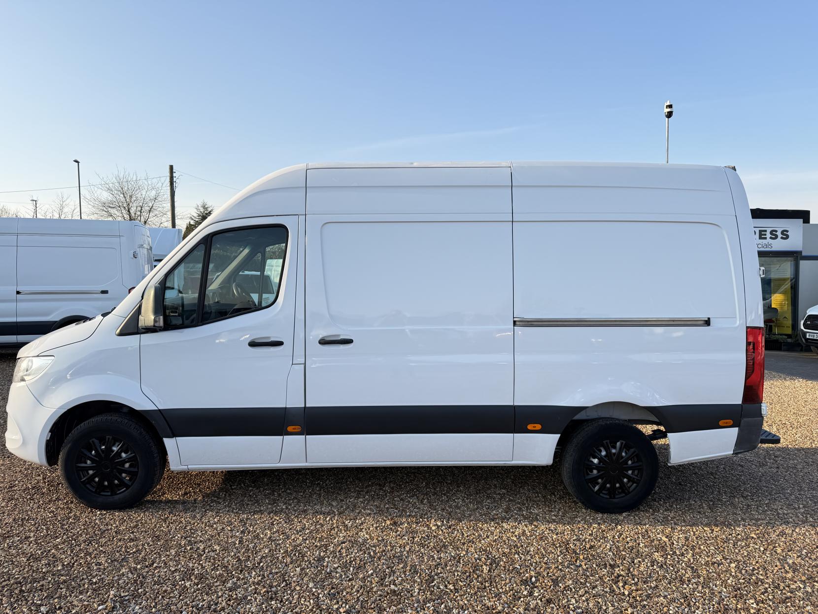 Mercedes-Benz Sprinter 2.1 316 CDI Panel Van 5dr Diesel Manual RWD L2 H2 Euro 6 (163 ps)