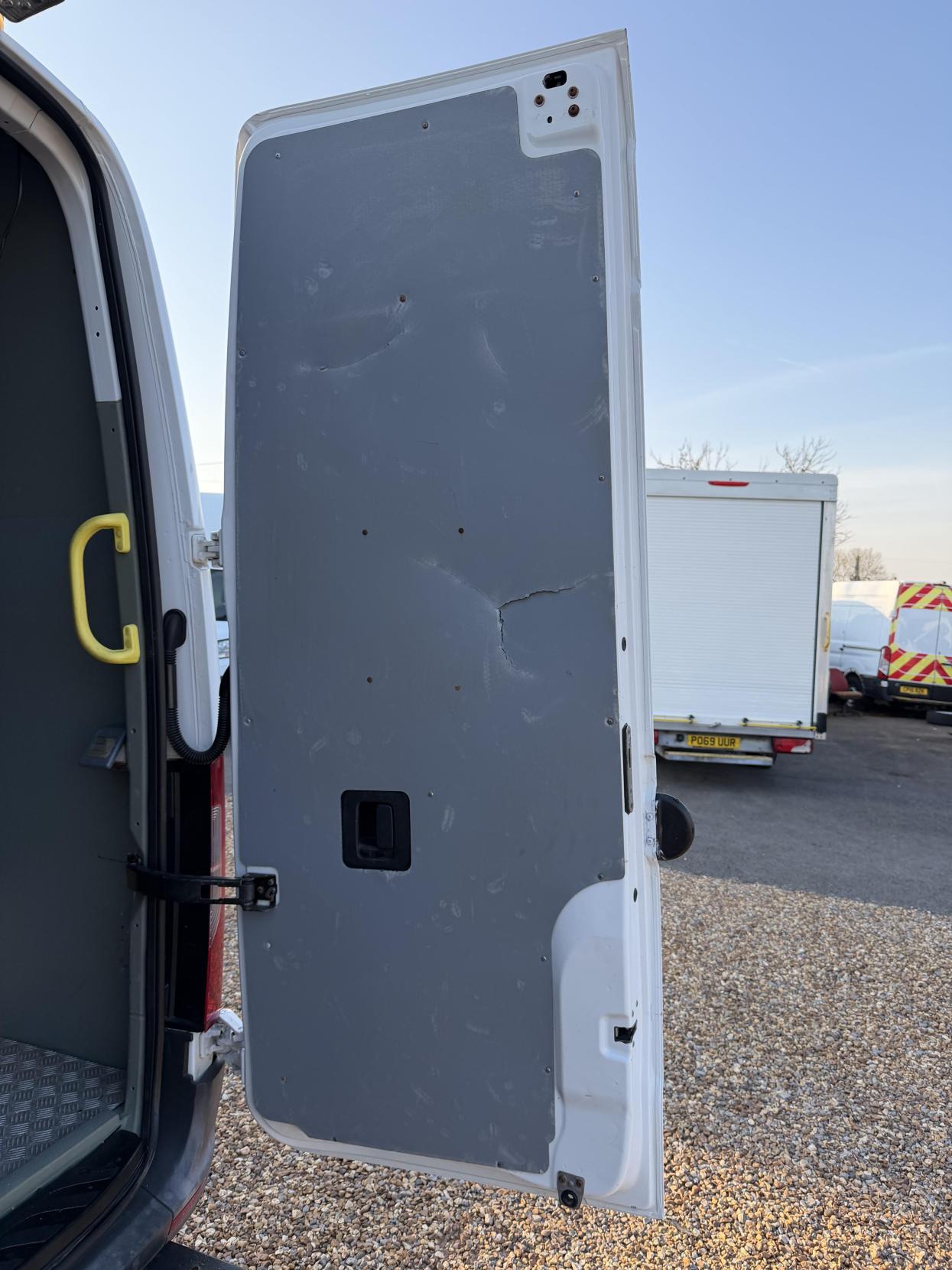 Mercedes-Benz Sprinter 2.1 316 CDI Panel Van 5dr Diesel Manual RWD L2 H2 Euro 6 (163 ps)