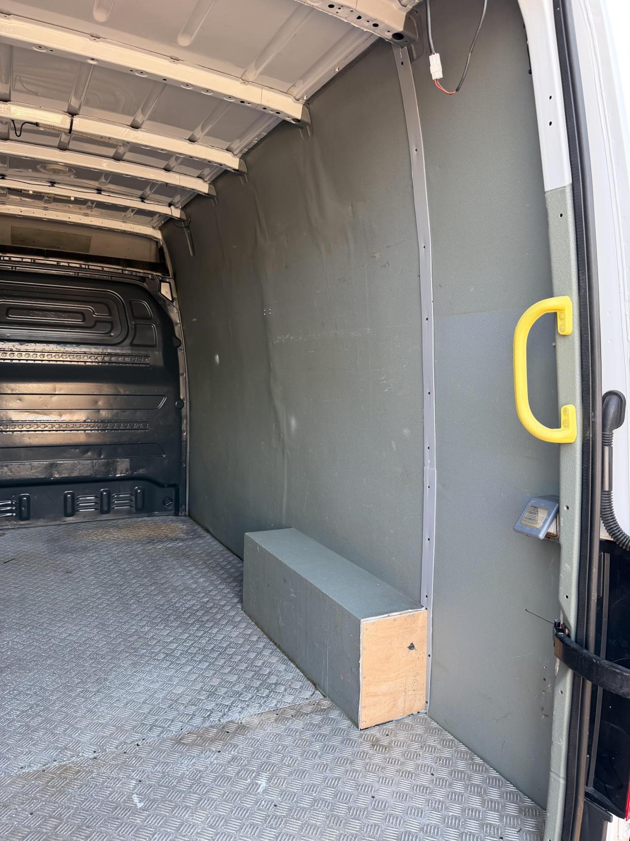 Mercedes-Benz Sprinter 2.1 316 CDI Panel Van 5dr Diesel Manual RWD L2 H2 Euro 6 (163 ps)