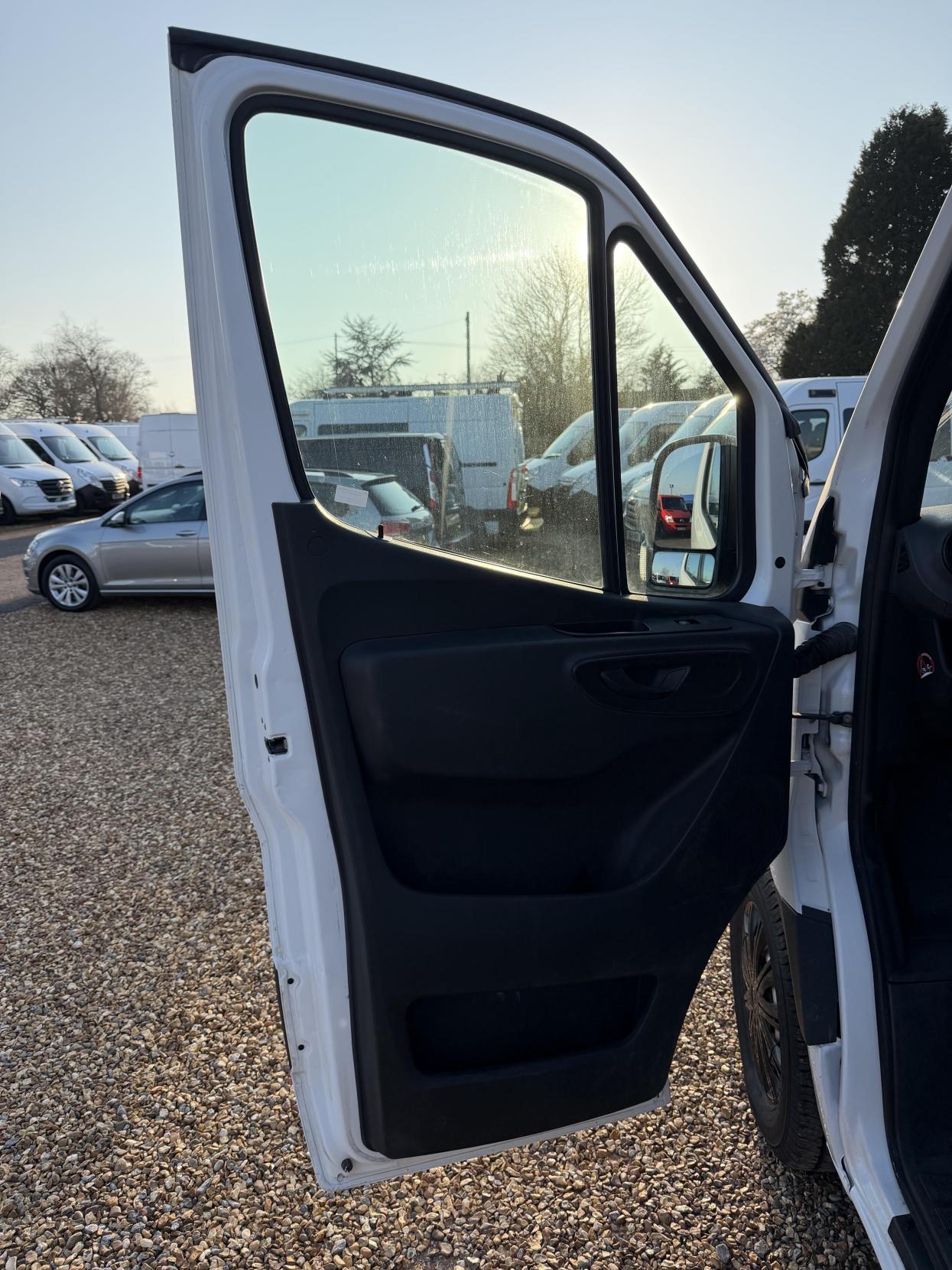 Mercedes-Benz Sprinter 2.1 316 CDI Panel Van 5dr Diesel Manual RWD L2 H2 Euro 6 (163 ps)