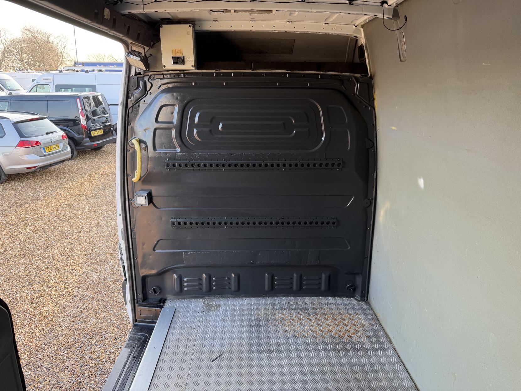 Mercedes-Benz Sprinter 2.1 316 CDI Panel Van 5dr Diesel Manual RWD L2 H2 Euro 6 (163 ps)