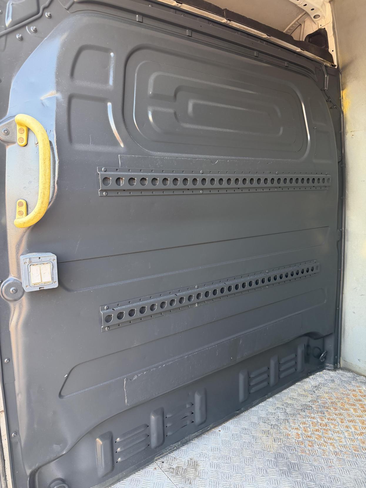 Mercedes-Benz Sprinter 2.1 316 CDI Panel Van 5dr Diesel Manual RWD L2 H2 Euro 6 (163 ps)