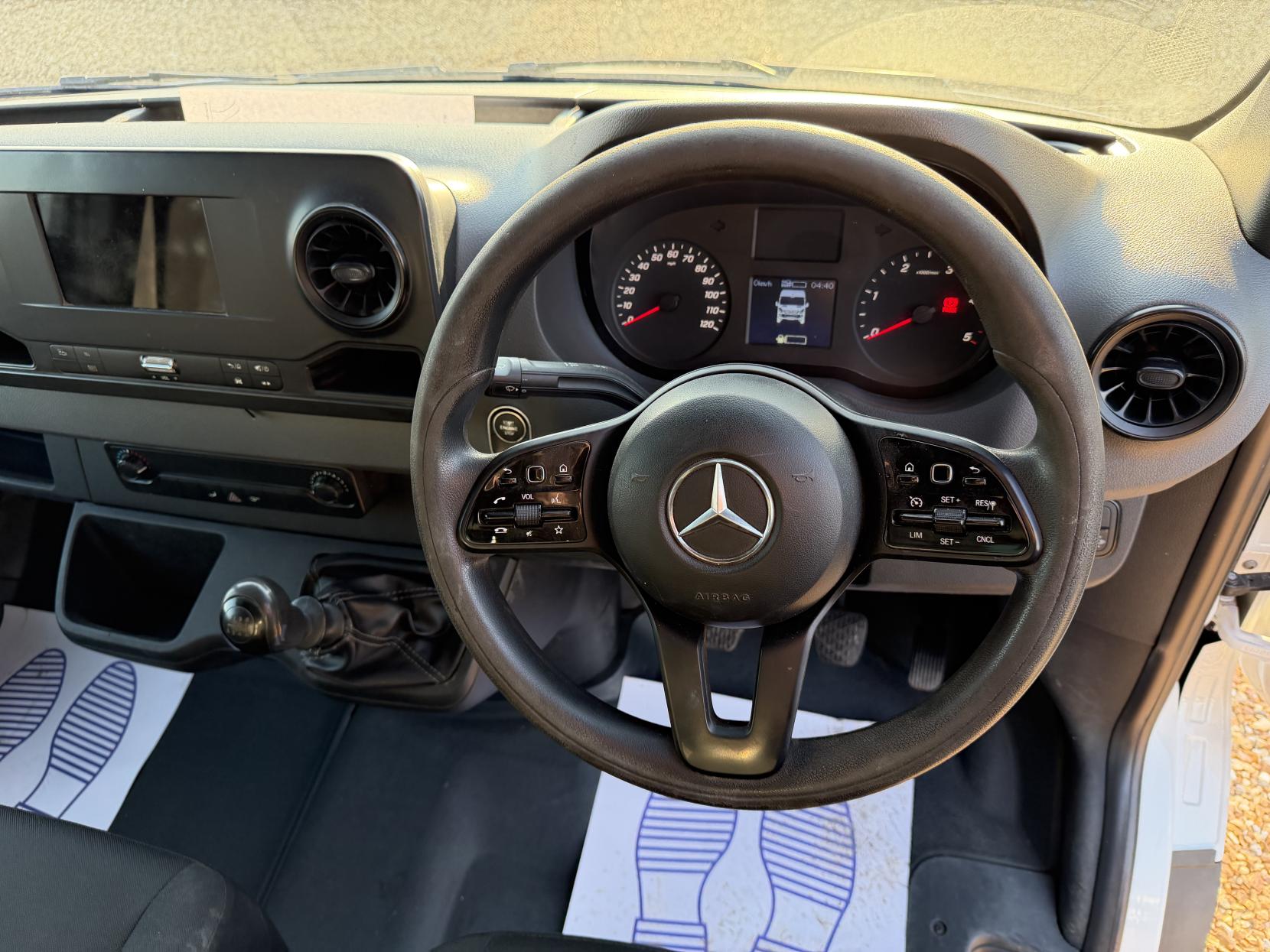 Mercedes-Benz Sprinter 2.1 316 CDI Panel Van 5dr Diesel Manual RWD L2 H2 Euro 6 (163 ps)