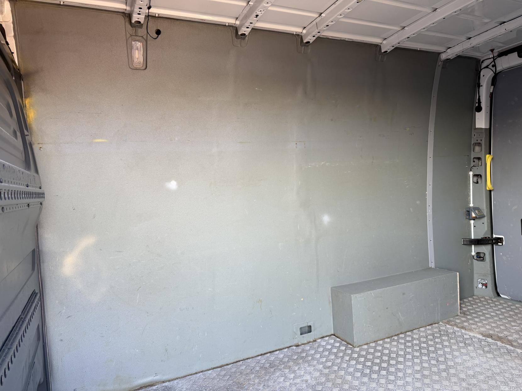 Mercedes-Benz Sprinter 2.1 316 CDI Panel Van 5dr Diesel Manual RWD L2 H2 Euro 6 (163 ps)