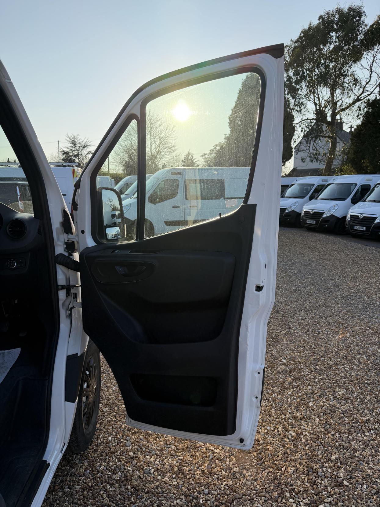 Mercedes-Benz Sprinter 2.1 316 CDI Panel Van 5dr Diesel Manual RWD L2 H2 Euro 6 (163 ps)