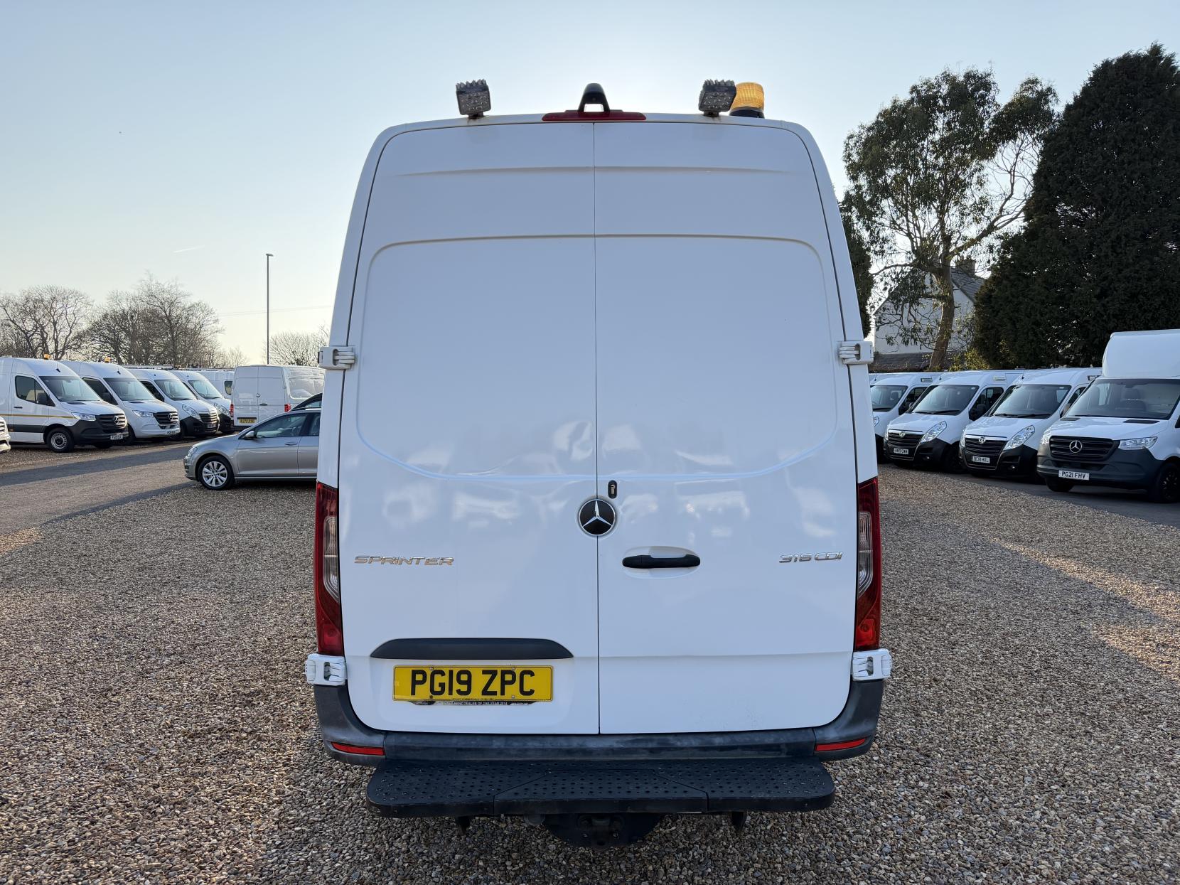Mercedes-Benz Sprinter 2.1 316 CDI Panel Van 5dr Diesel Manual RWD L2 H2 Euro 6 (163 ps)
